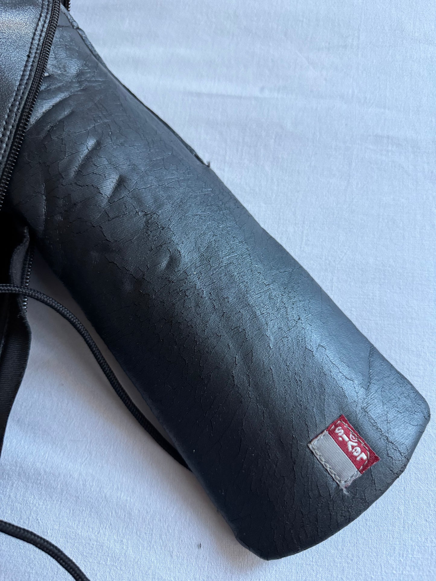 🥊 Cizme vintage Levi’s Boxing – piele neagră – mărimea 39