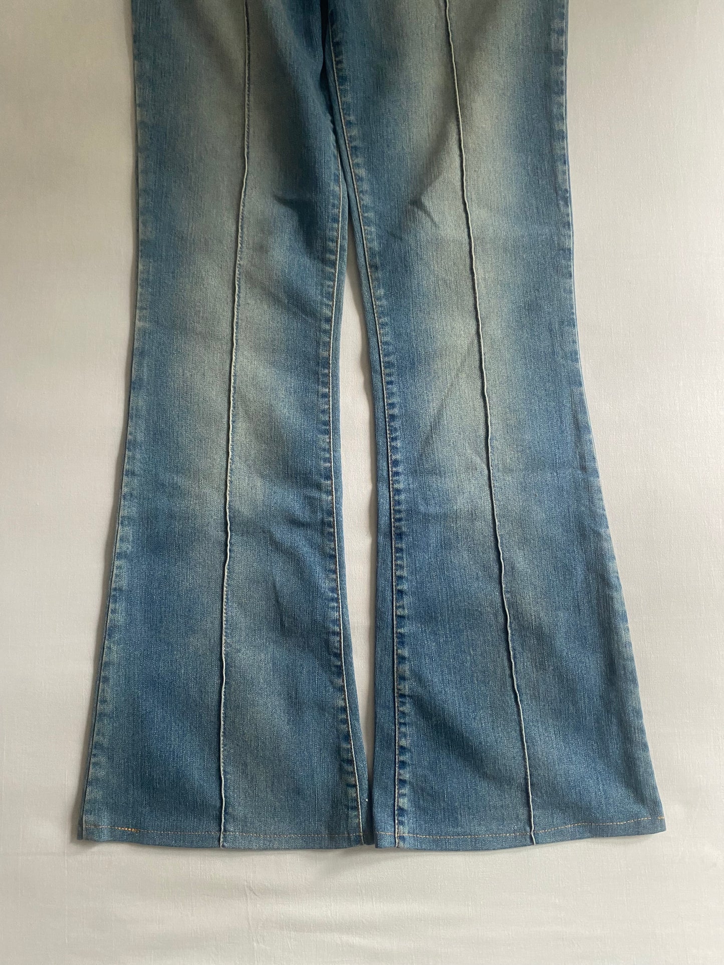 Blugi evazați Y2K Miss Sixty, mărimea US 28, fabricați în Italia 👖🇮🇹