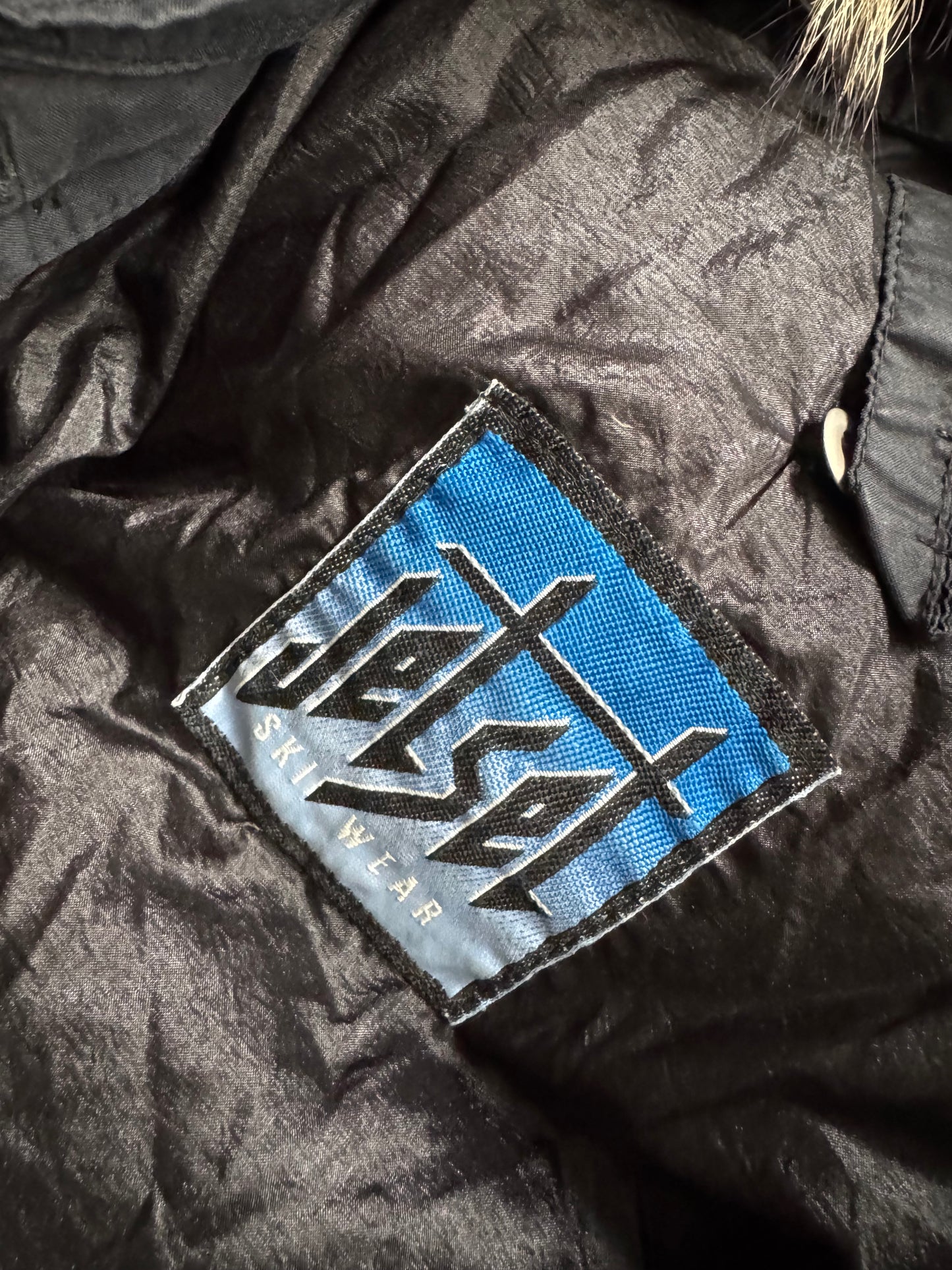 ⛷️ Geacă vintage Jet Set din puf natural cu guler din blană de raton – Made in Italy – mărime L