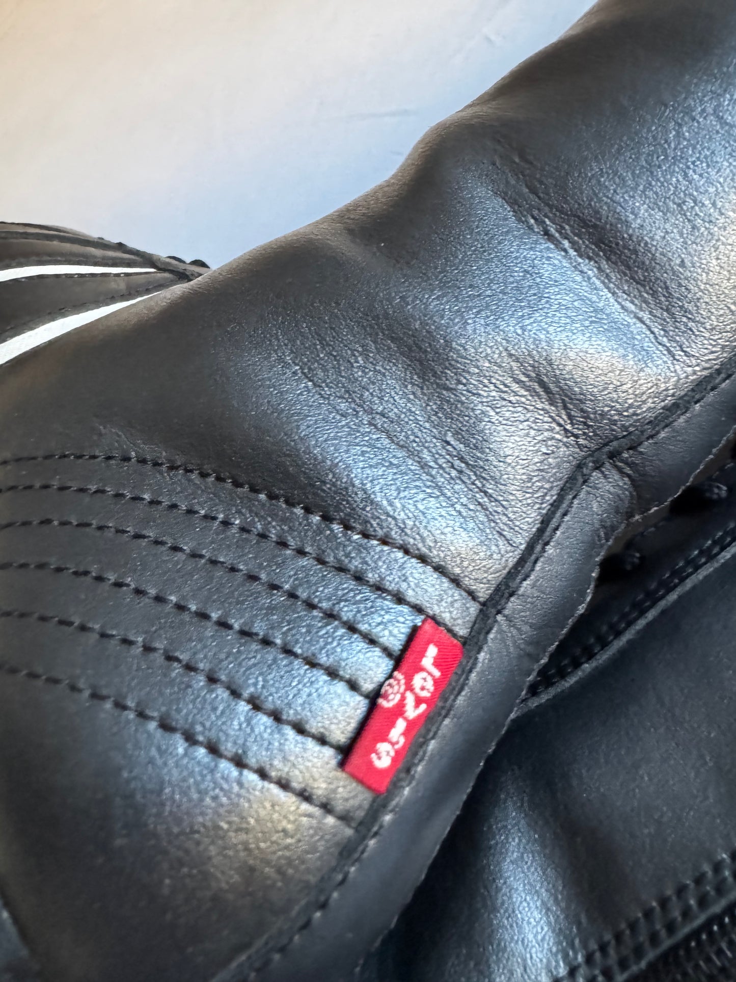 🥊 Cizme vintage Levi’s Boxing – piele neagră – mărimea 39