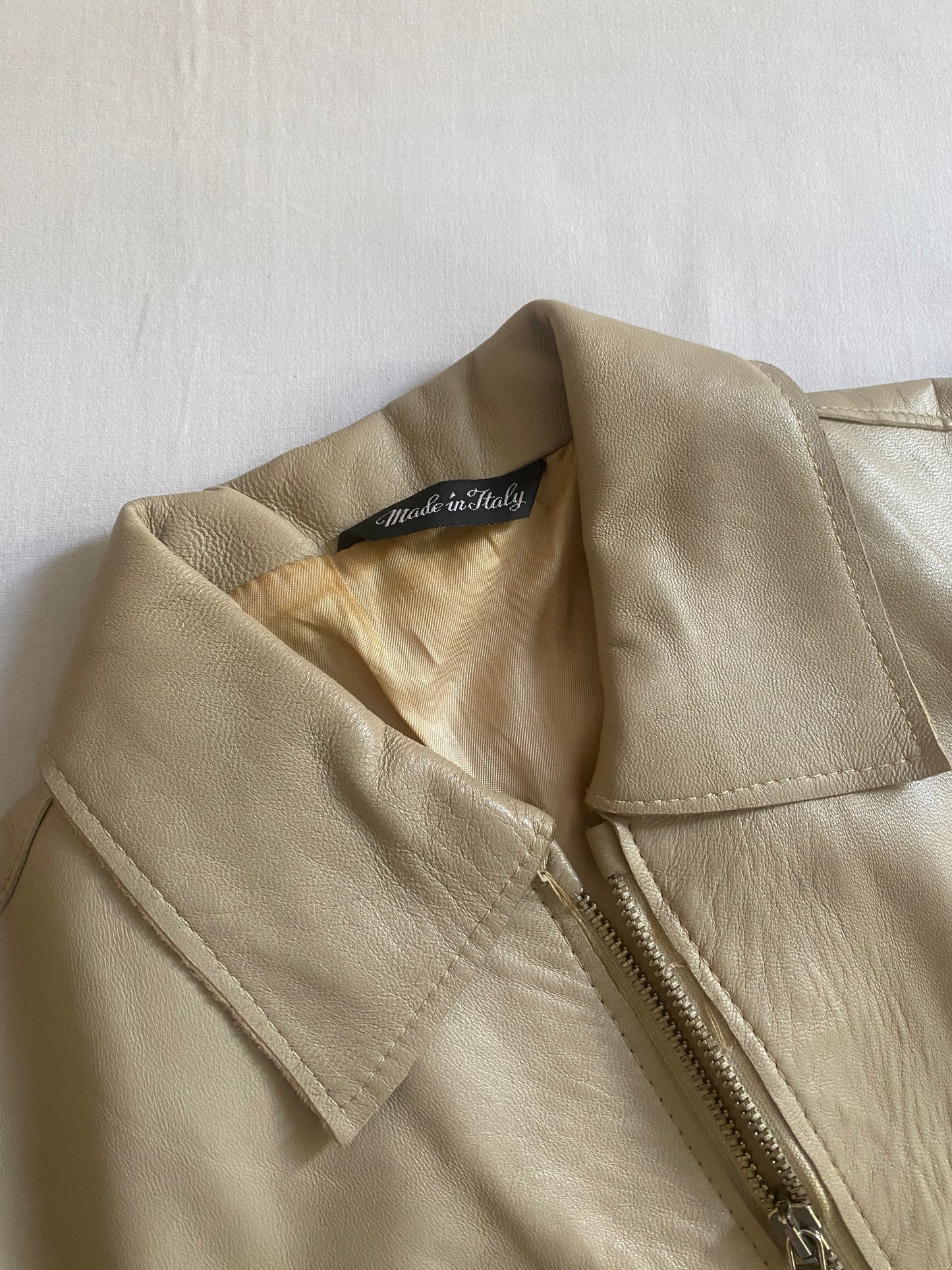 🧥 Geacă Vintage din Piele Crem – Made in Italy, Guler Stil Anii '70 – Mărimea S Femei