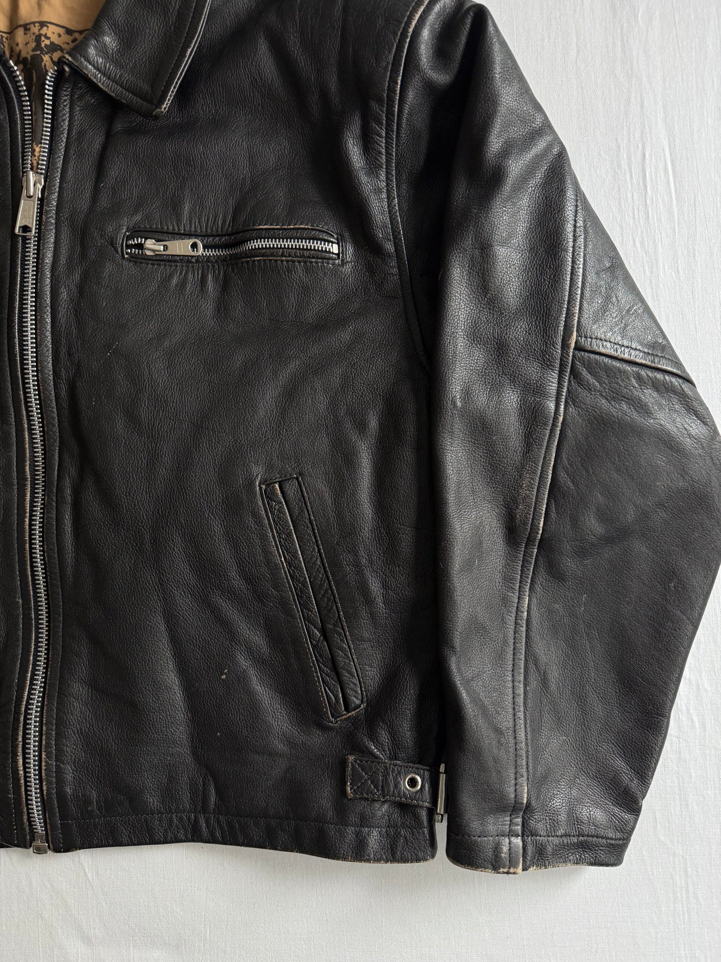 🏍️ Geacă vintage din piele neagră pentru bărbați – mărimea L – croială cropped – piele naturală cu patină autentică