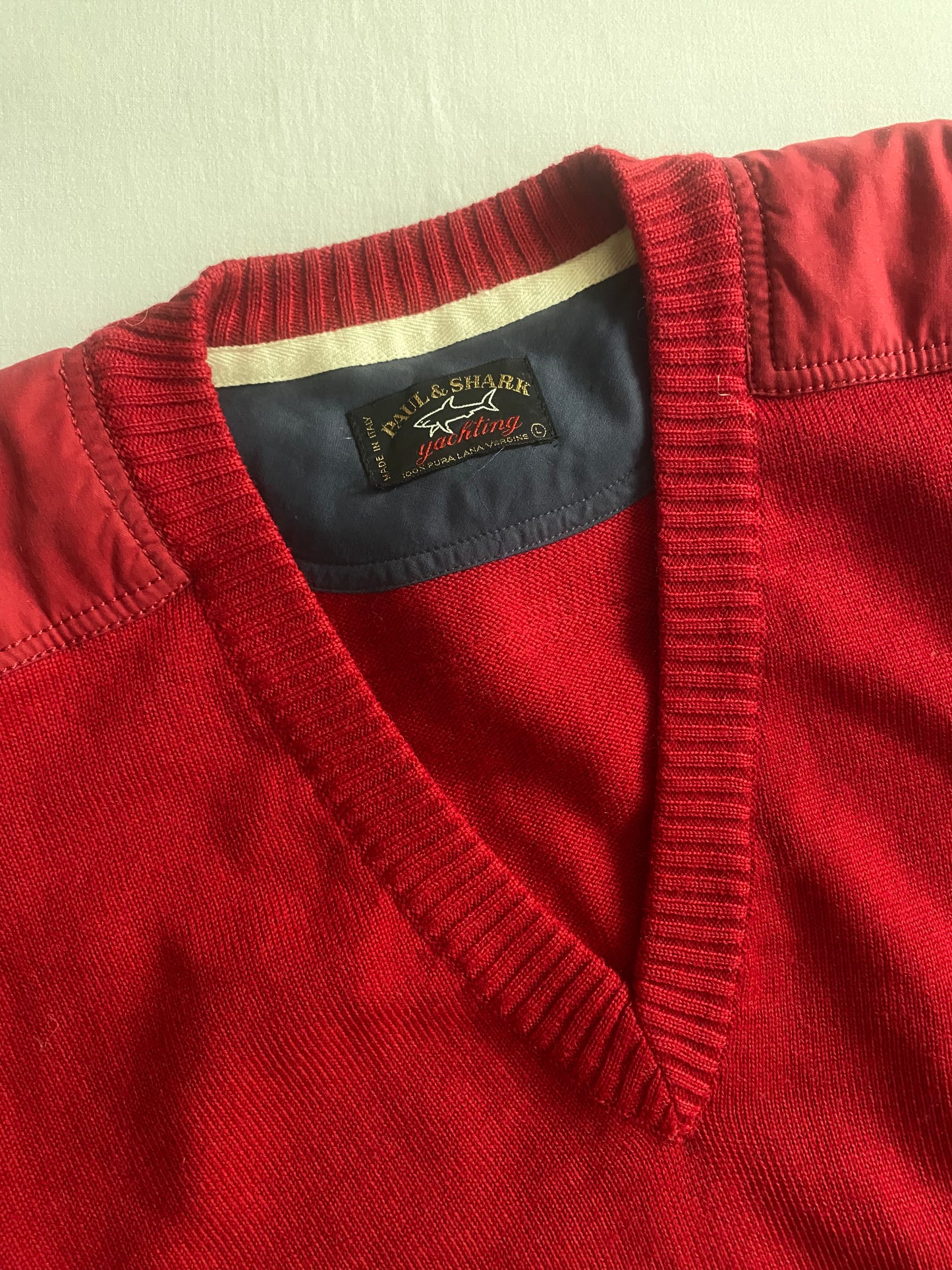 🦈 Pulover Vintage Paul & Shark – V-Neck Roșu – 100% Lână Virgină – Made in Italy – Men’s L