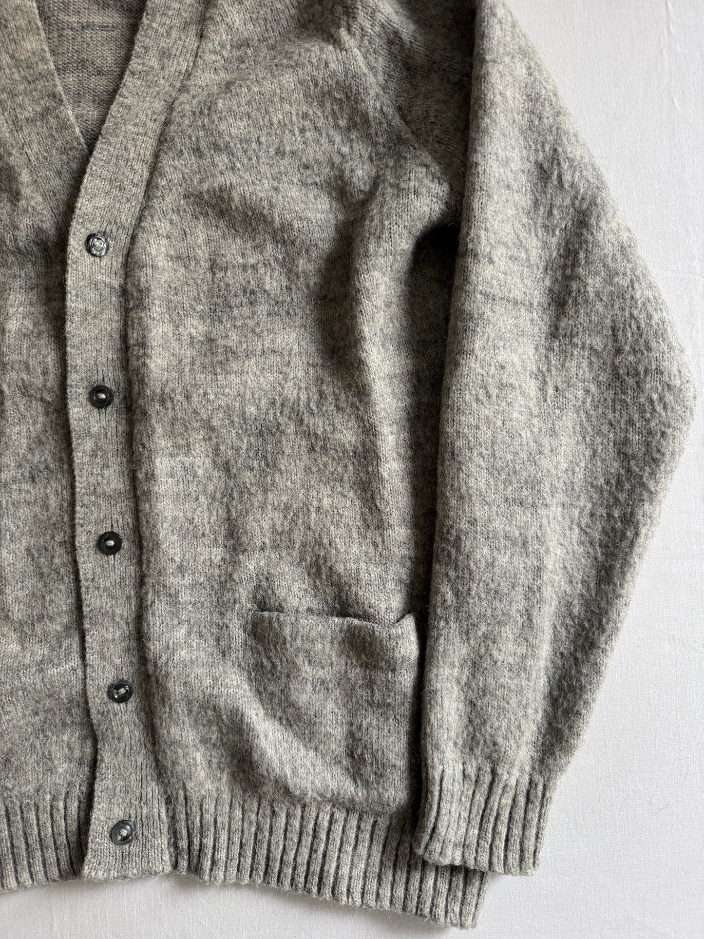 🦙 Cardigan Gri Fuzzy 100% Baby Alpaca – Handmade în Peru – Mărimea M