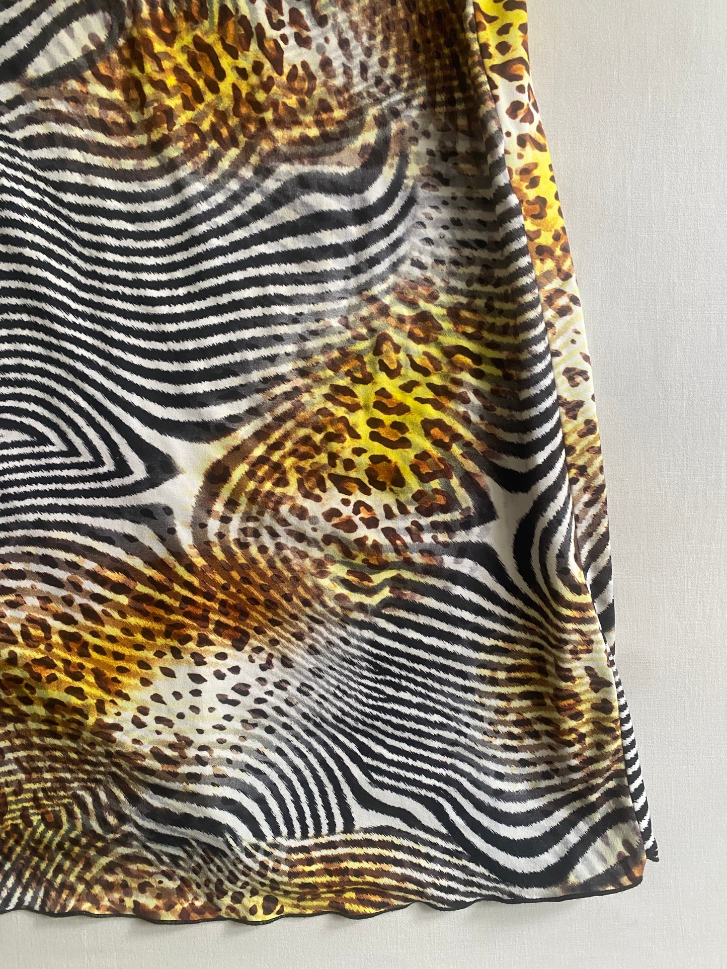 🐆 Top Animal Print Y2K din Lycra – Mărime M – Cu Legătura la Gât