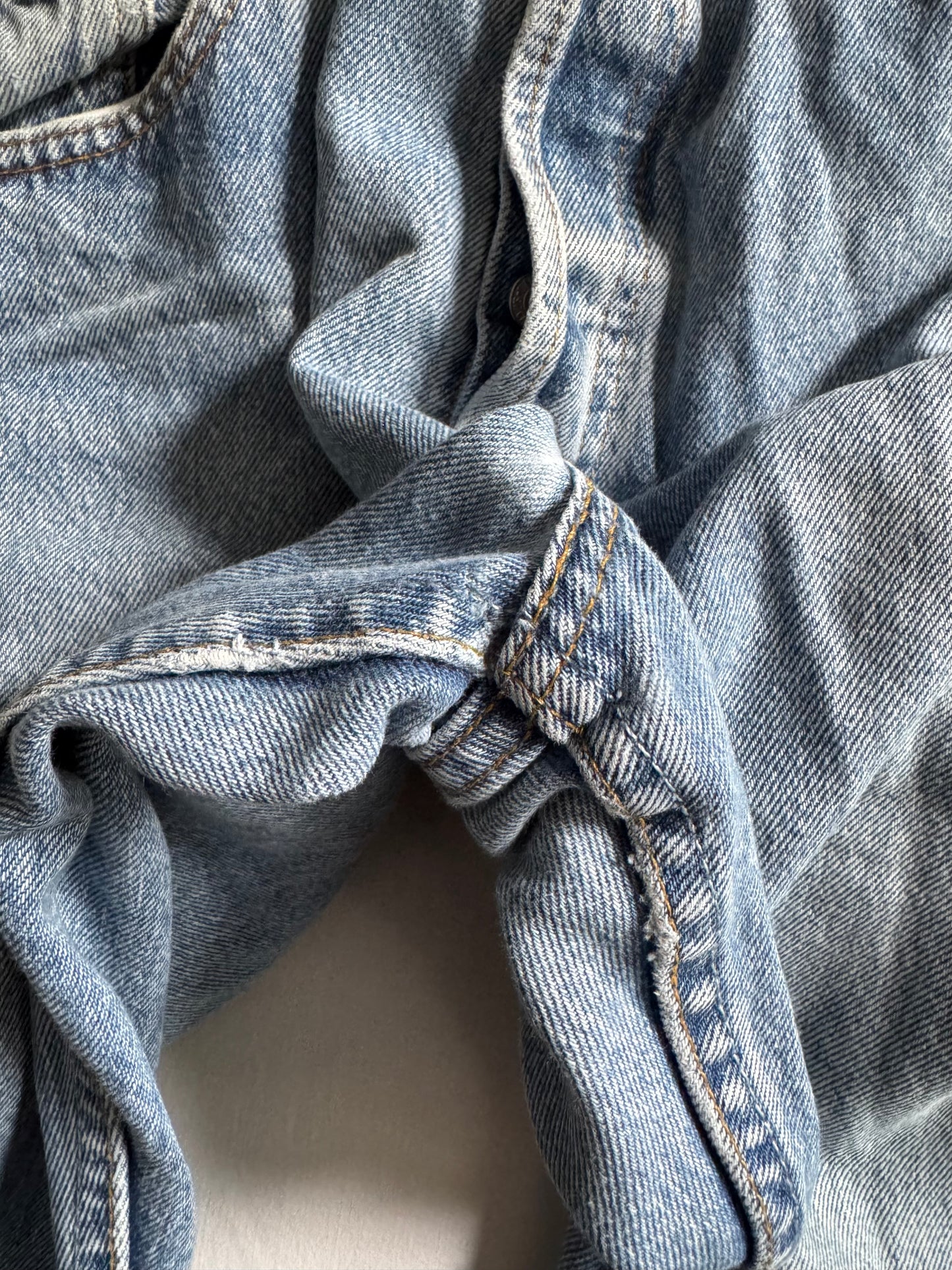 👖 Blugi Vintage Levi’s 501 – Mărime W34 x L32 – Made in UK