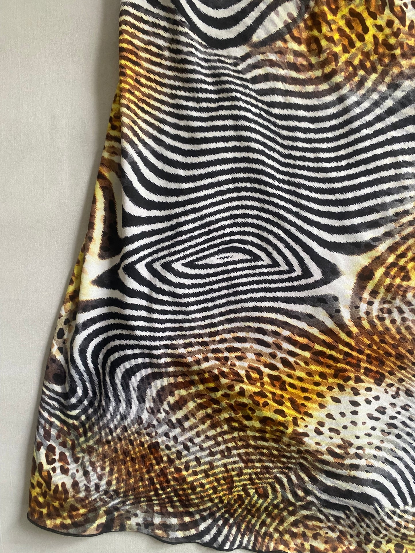 🐆 Top Animal Print Y2K din Lycra – Mărime M – Cu Legătura la Gât