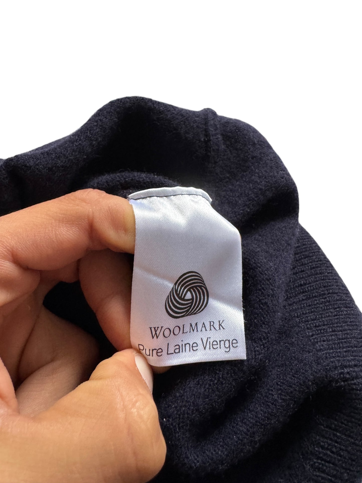 🐊 Lacoste V-Neck Jumper – Dark Navy – Pure New Wool – Size L