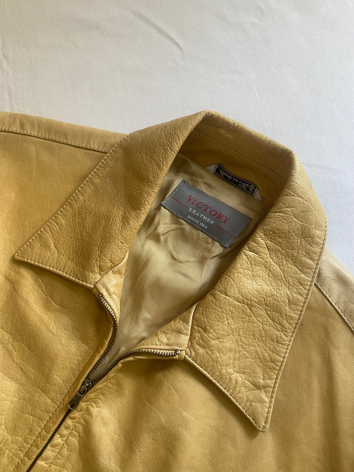 Geacă Vintage Crem din Piele – Made in Italy, Guler 70s