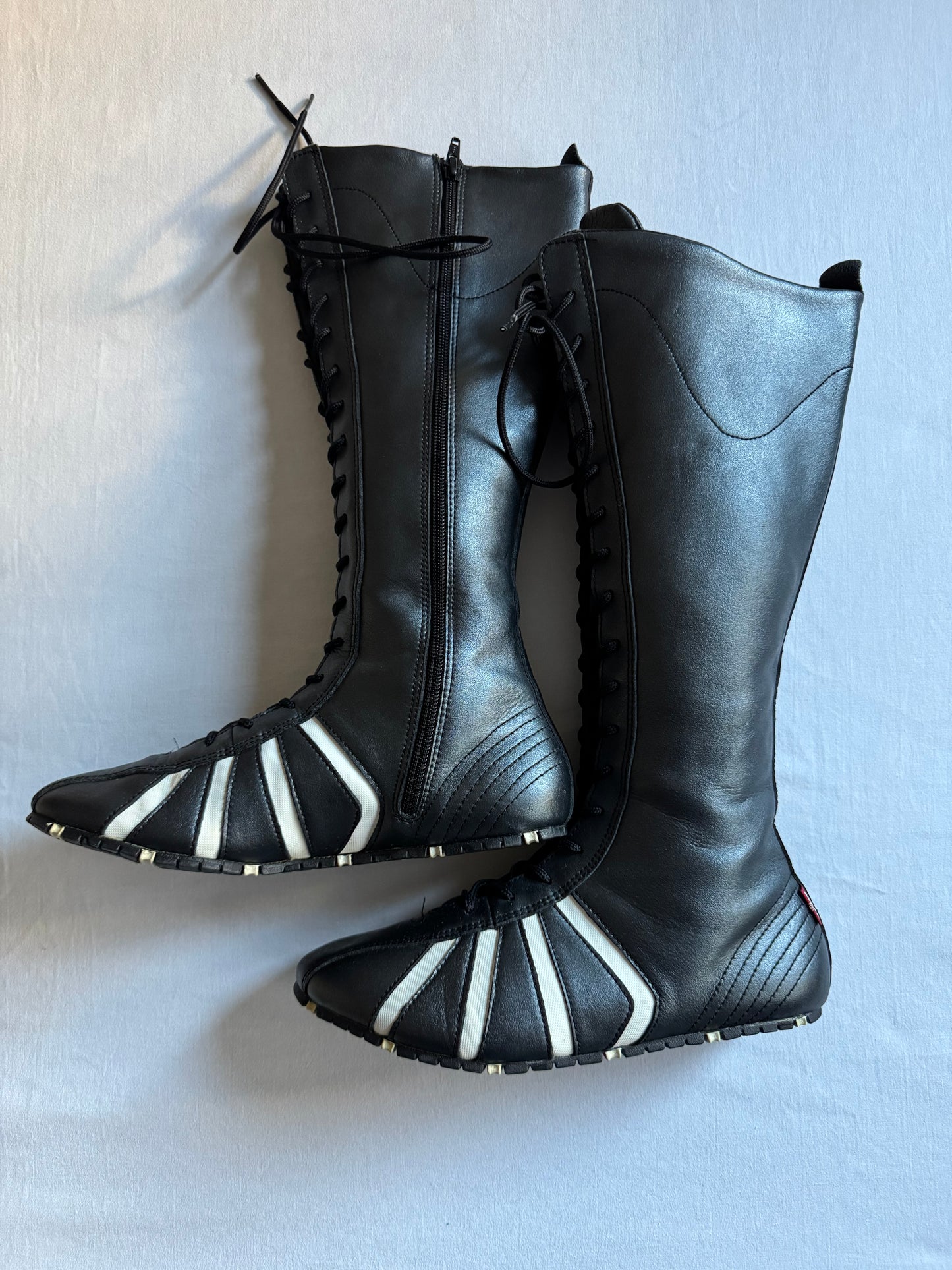 🥊 Cizme vintage Levi’s Boxing – piele neagră – mărimea 39