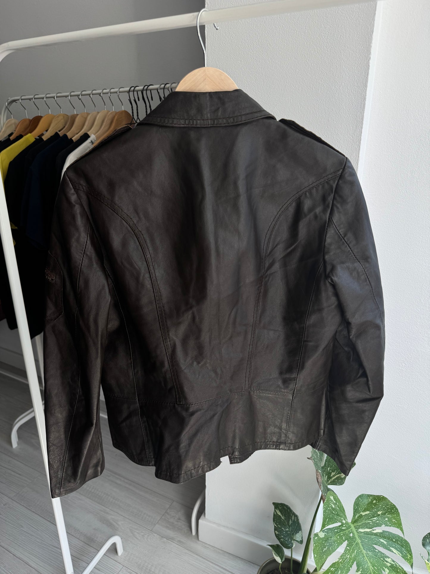 🧰 Geacă Utility din Piele Maro Închis Anii ’80 – Approx. M/L Damă