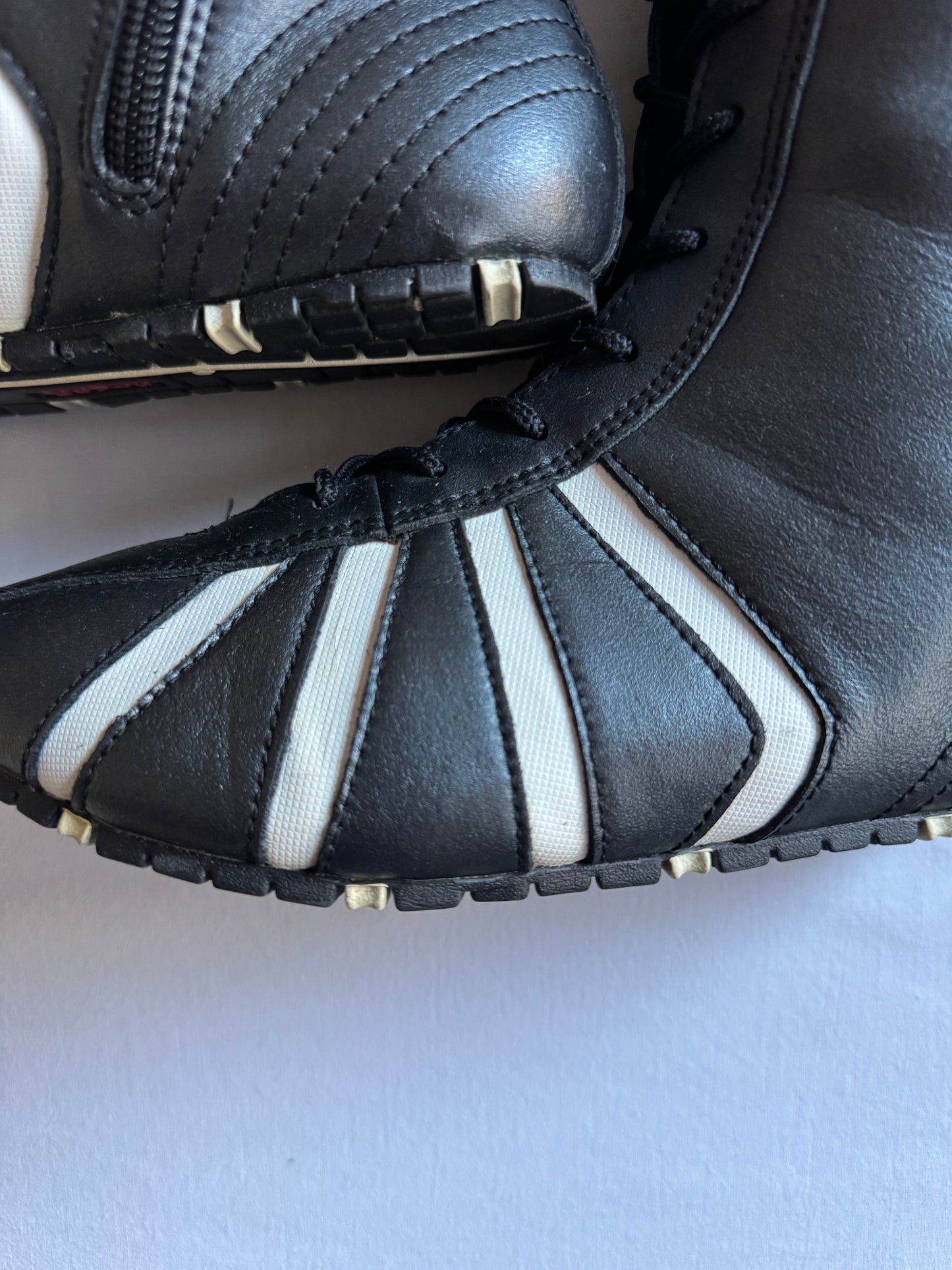 🥊 Cizme vintage Levi’s Boxing – piele neagră – mărimea 39