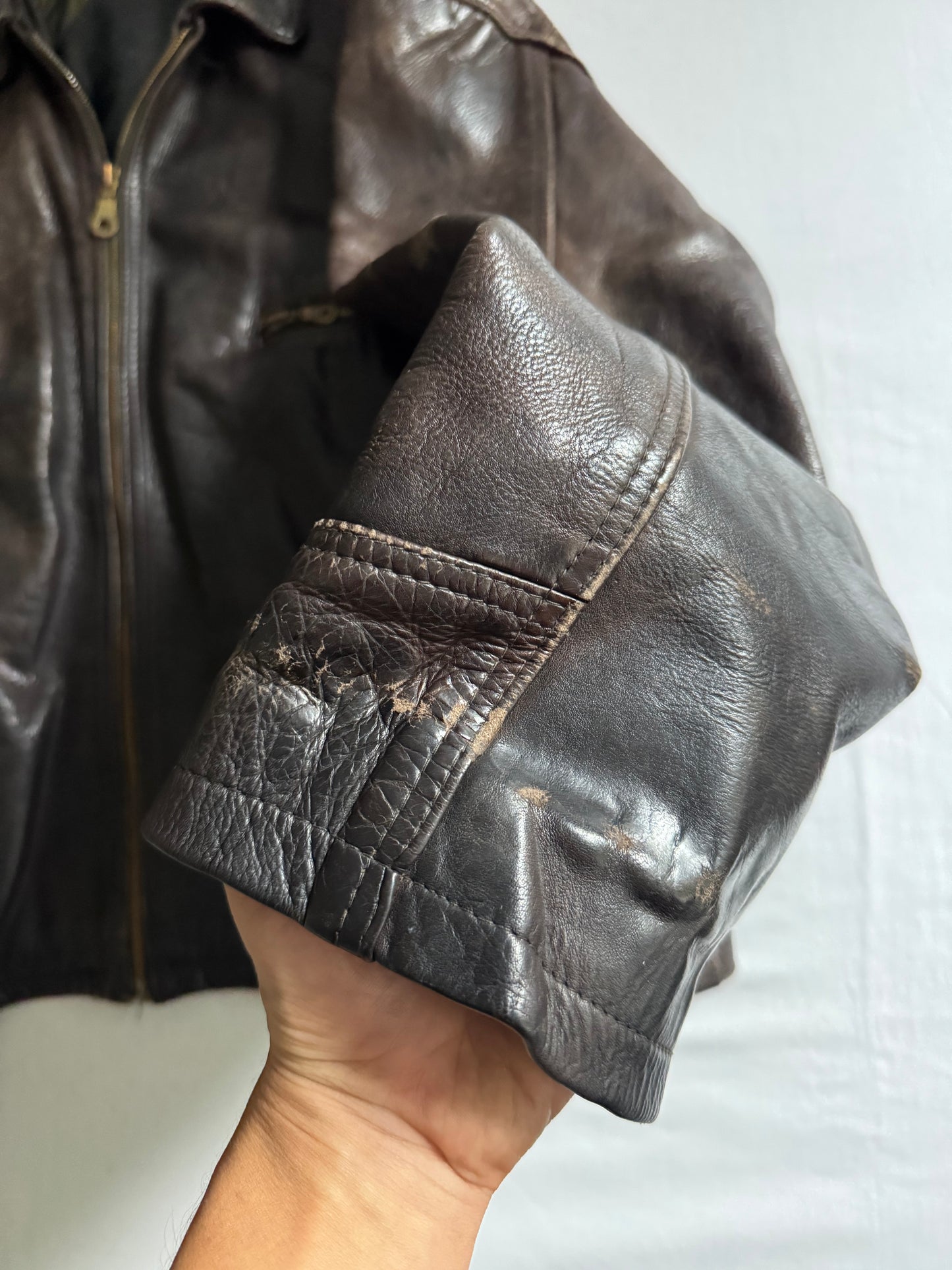 🧥 Geacă Vintage din Piele Groasă – Mărime Men’s XL