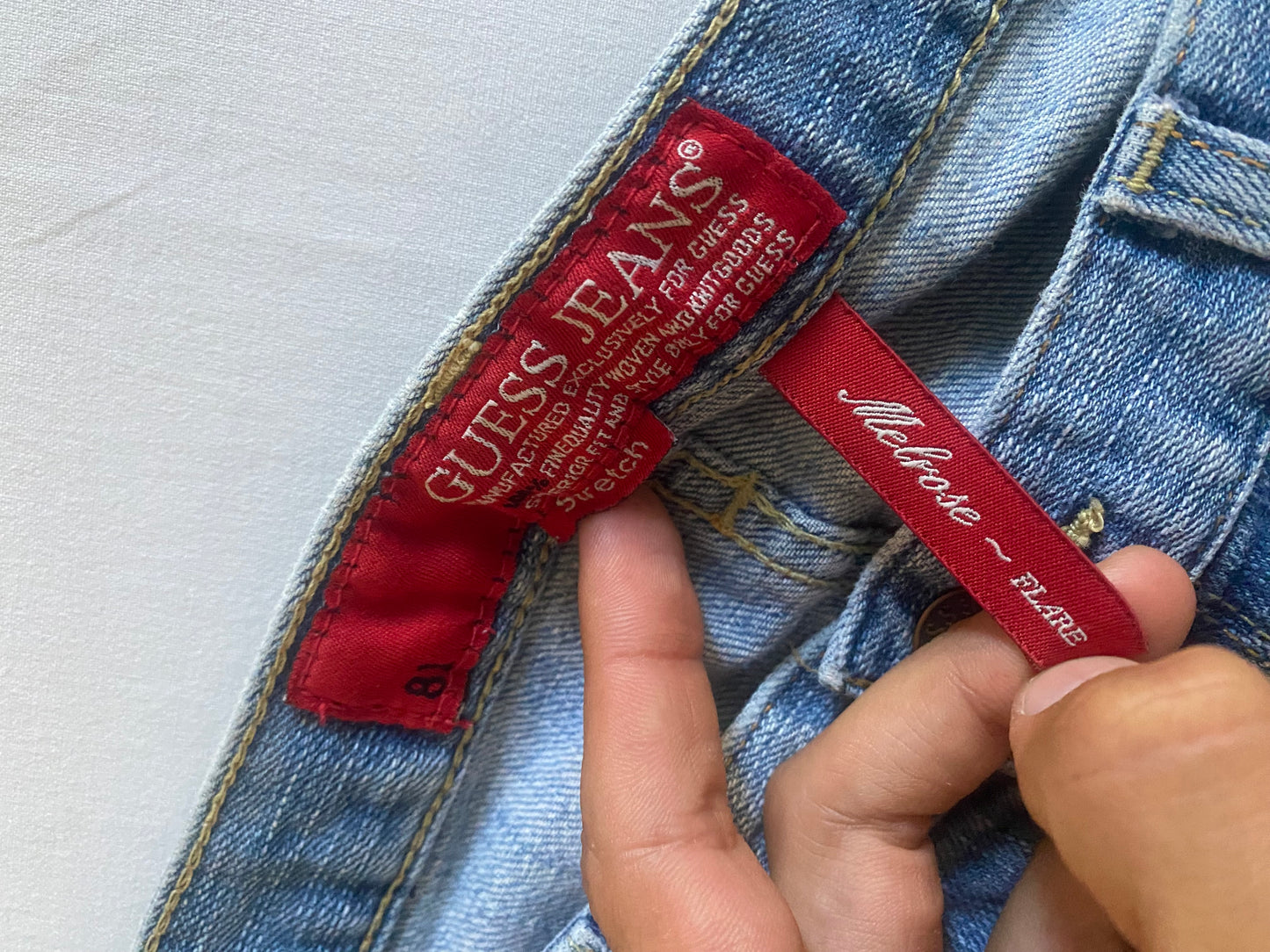 Jeans Y2K Guess – Flared – Made in Mexico – Mărime US 29 (≈ EU 38)