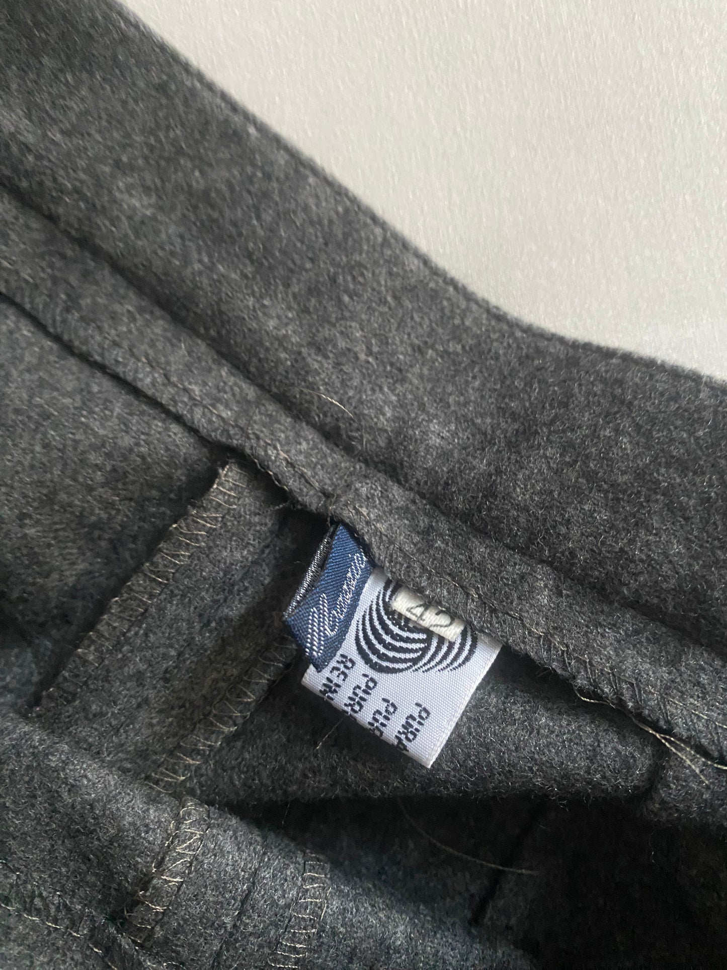 š Pantaloni Vintage Gri Deschis ā 100% LĆ¢nÄ VirginÄ ā IT 42 (EU 38)