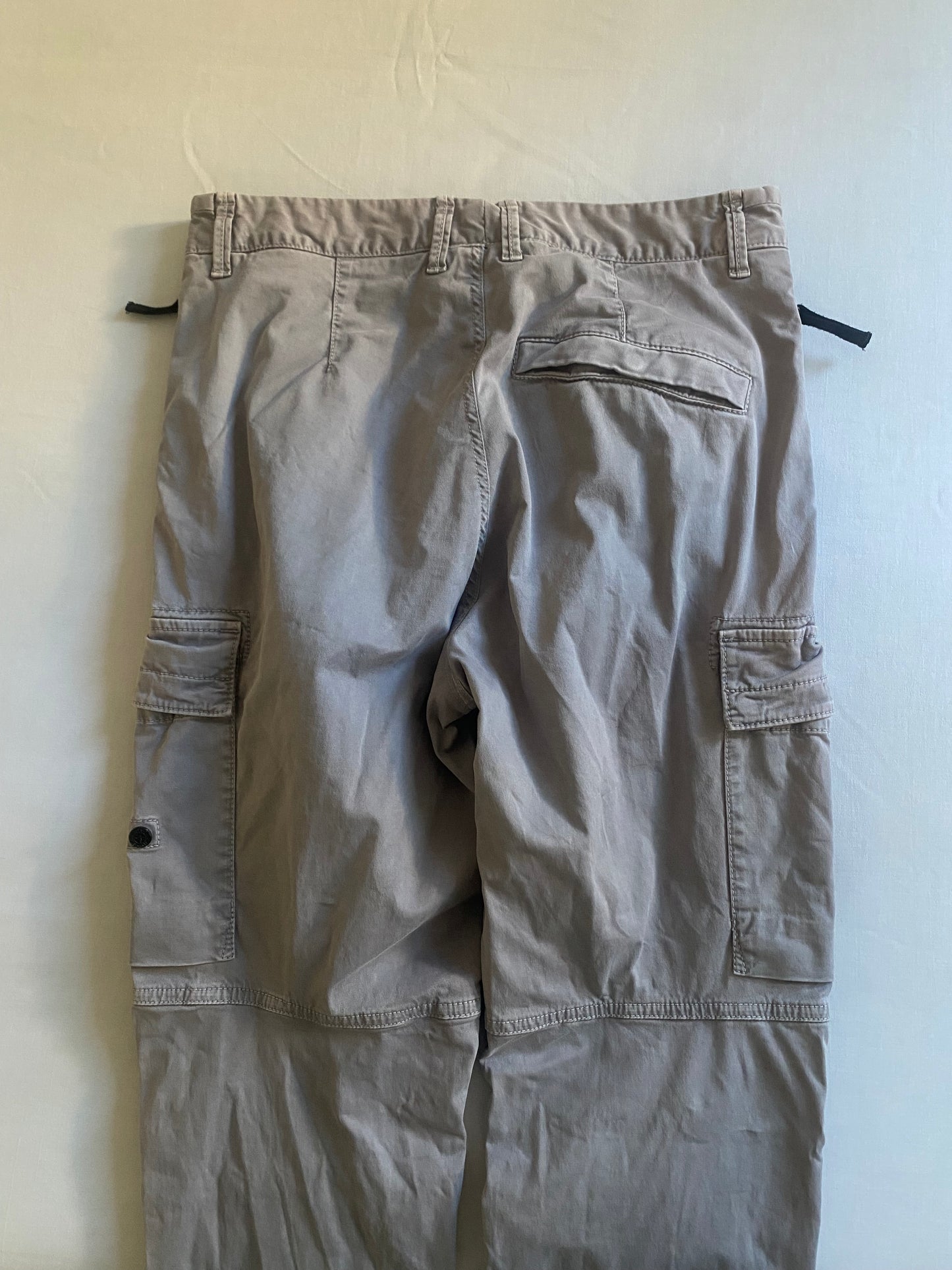 👖 Pantaloni cargo gri Stone Island