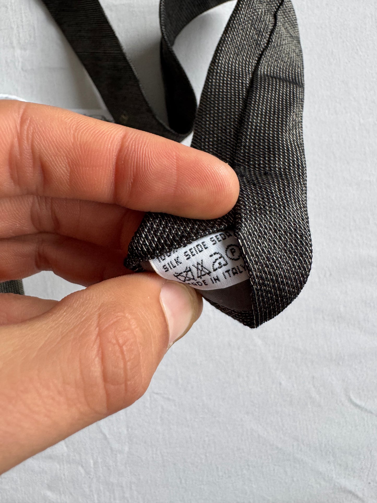 👔 Cravată Vintage Valentino din Mătase