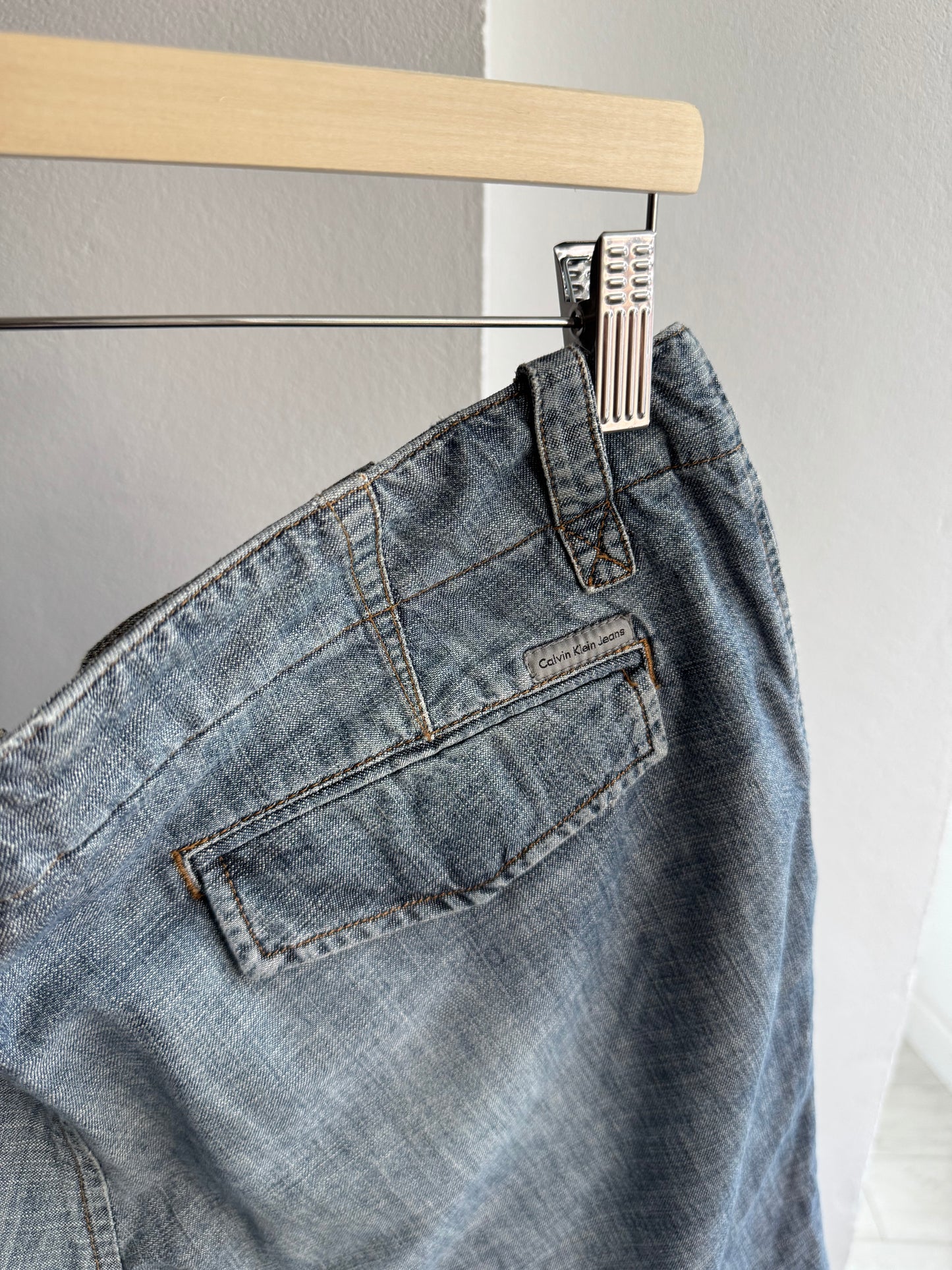 👖 Y2K Cargo Jorts Calvin Klein – W33