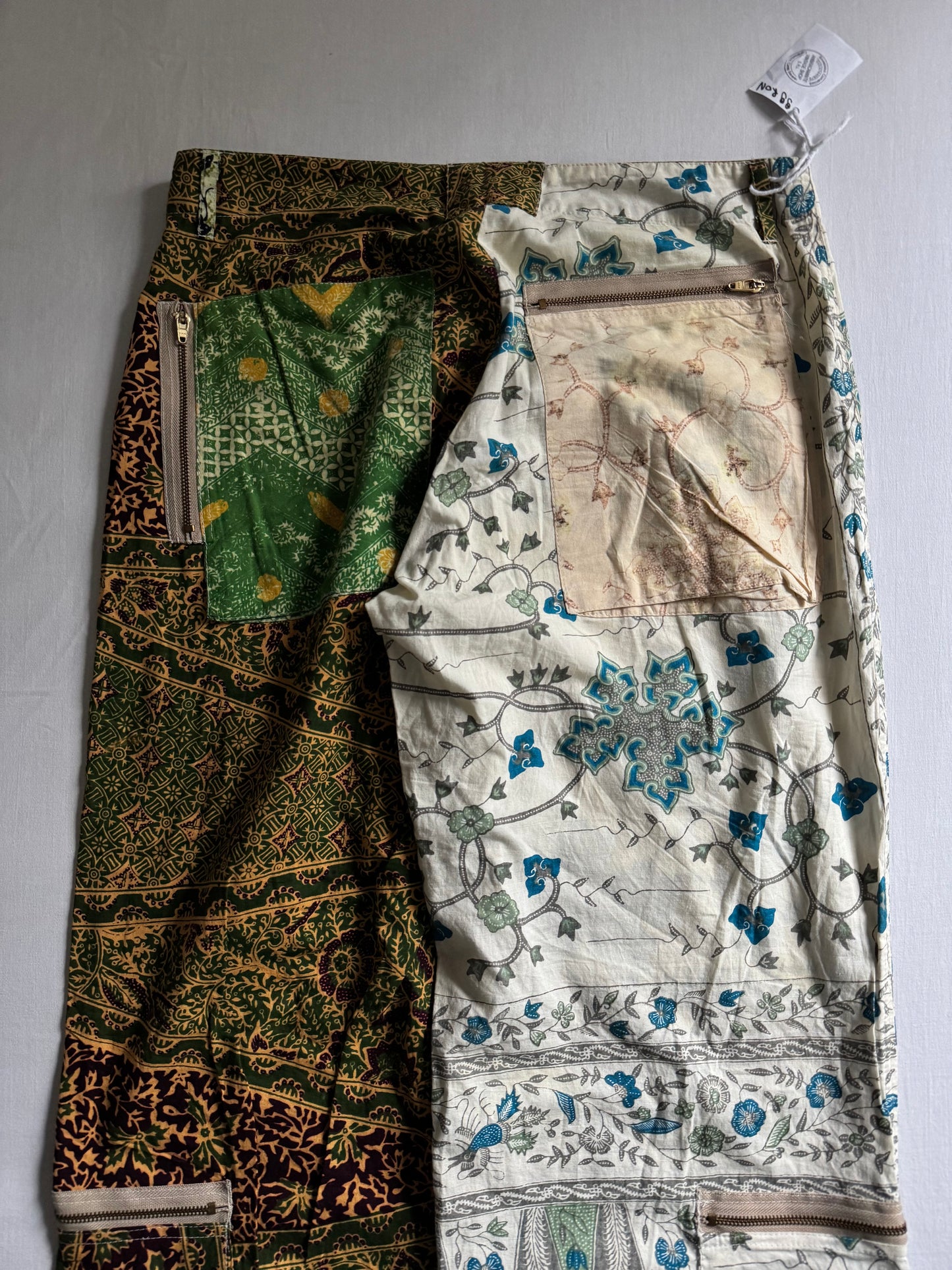 🧘 Pantaloni Cargo Patchwork Grafici P.A.R.O.S.H. – Anii ’90