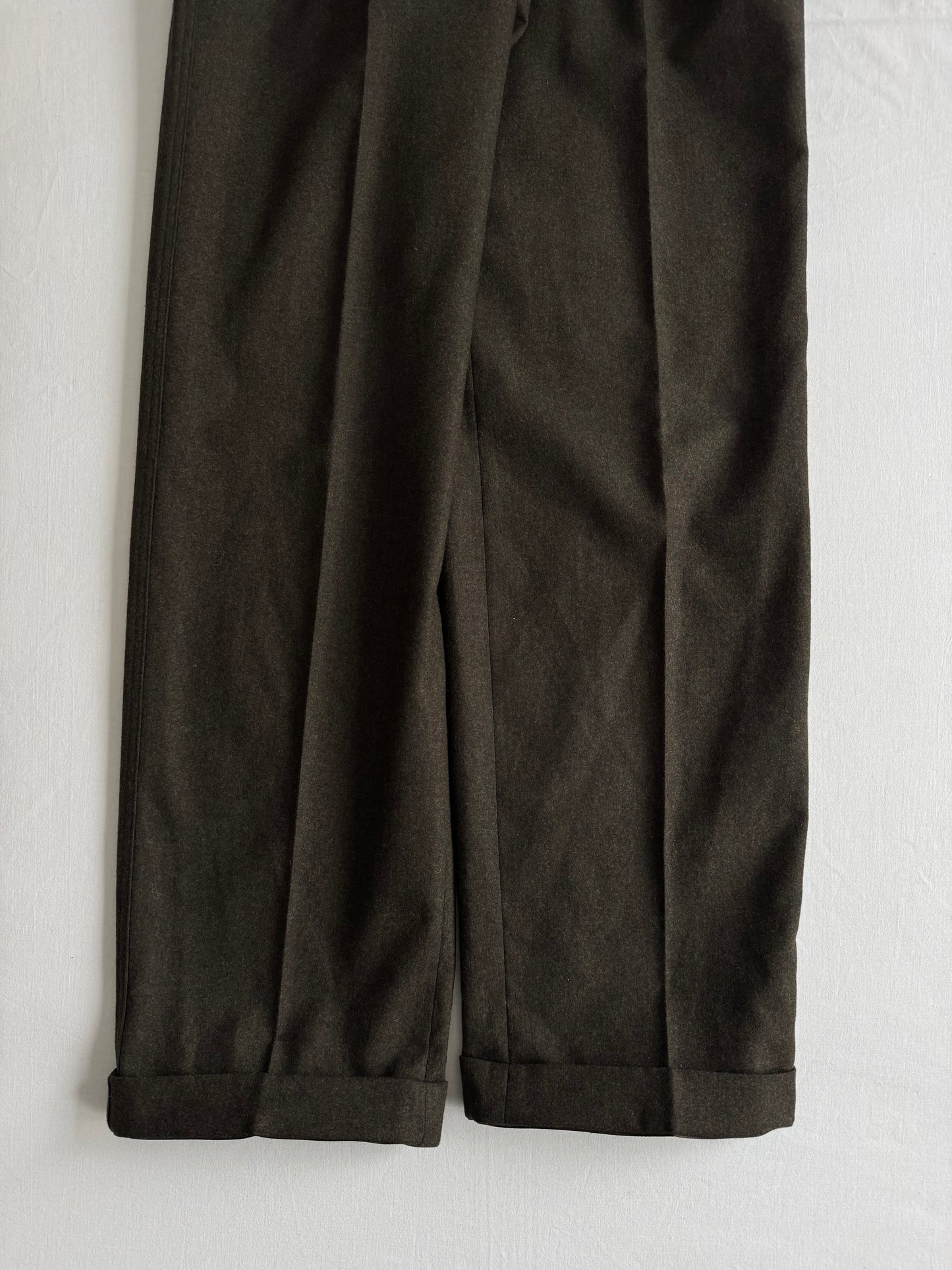 🎩 Pantaloni Hugo Boss din Lână Virgină – Mărime aprox. EU 50