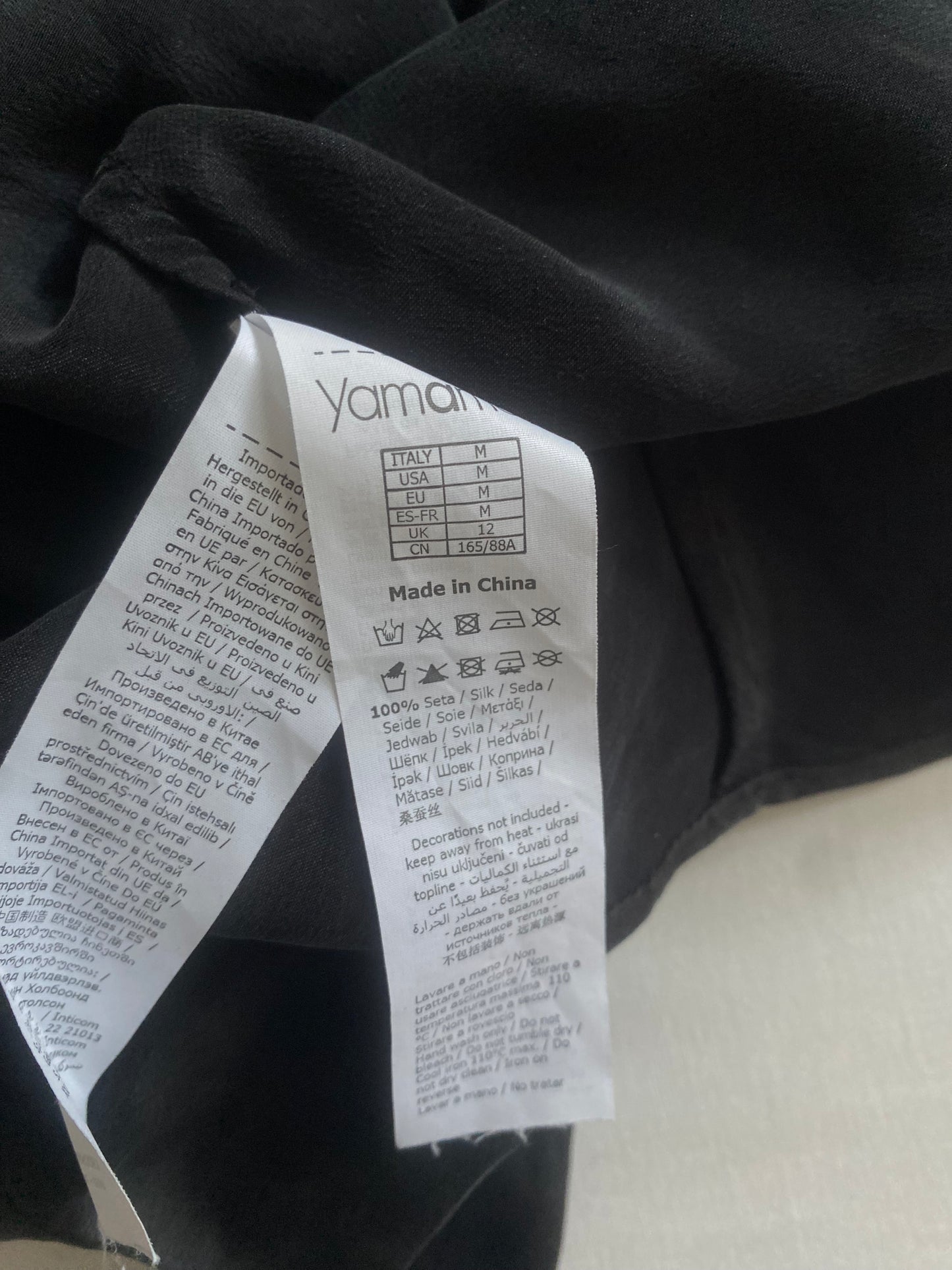 👚 Top Y2K din Mătase Neagră – Mărime M