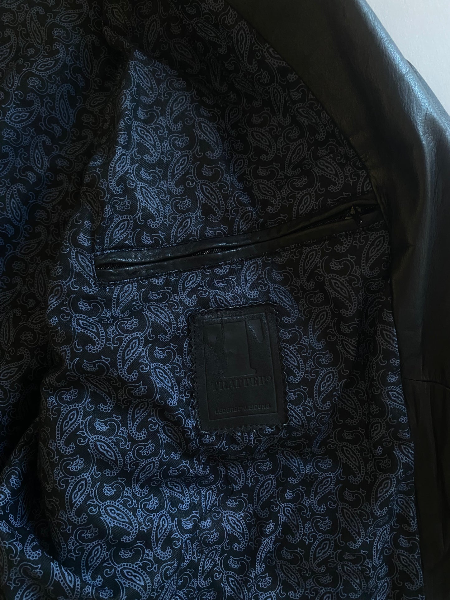 Geacă Vintage din Piele Neagră – Men’s L – Mărime 50