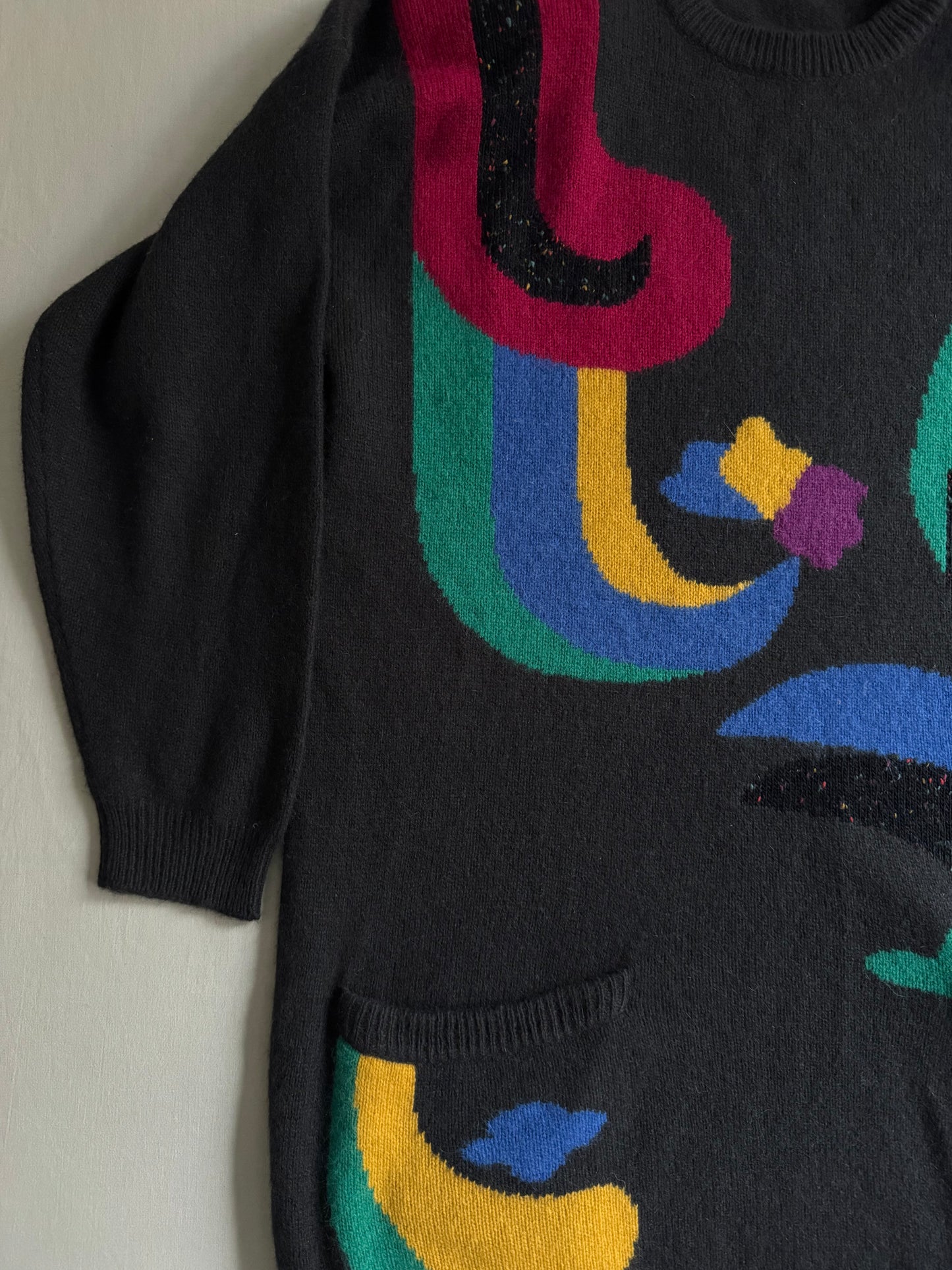 🌌 🧶 Pulover Lung Vintage cu Umeri Structurați – Print Abstract – Mărime M/L