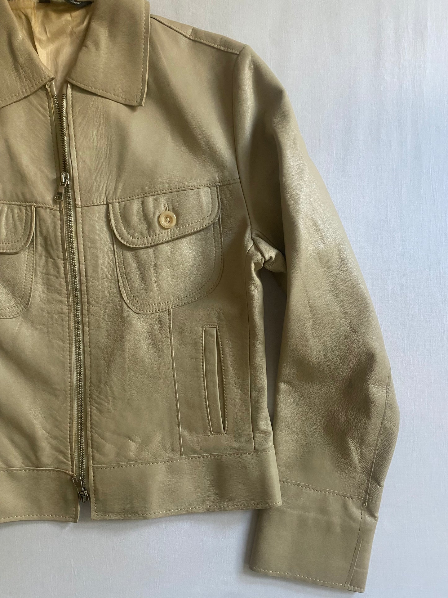 🧥 Geacă Vintage din Piele Crem – Made in Italy, Guler Stil Anii '70 – Mărimea S Femei