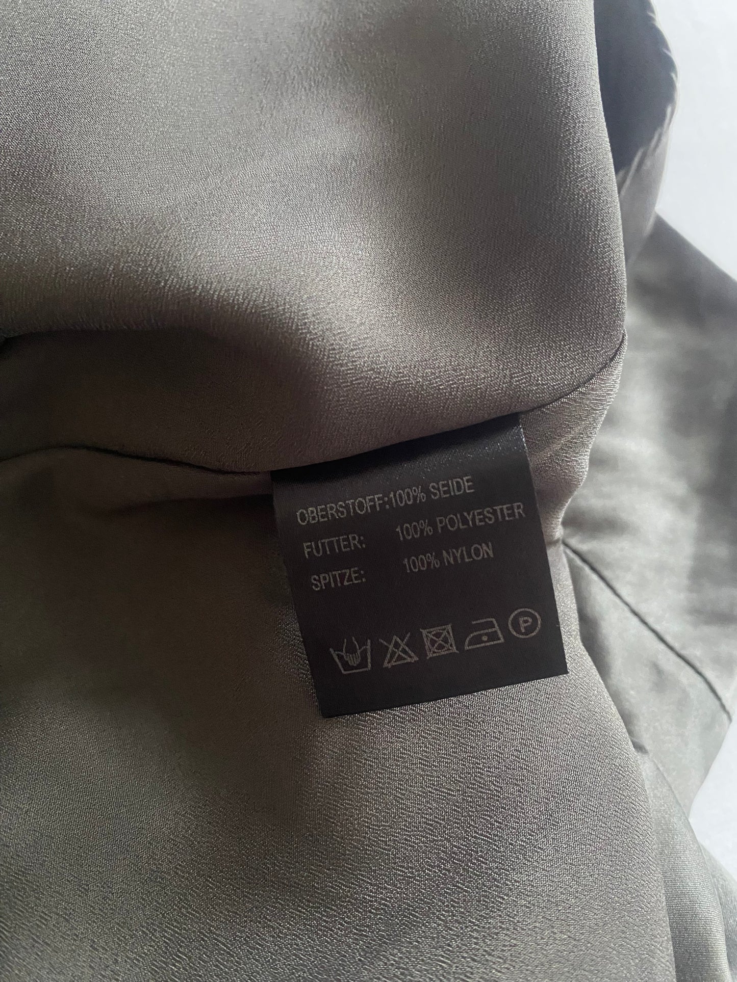 Fustă Midi din Mătase Gri – Mărime S ✨👗