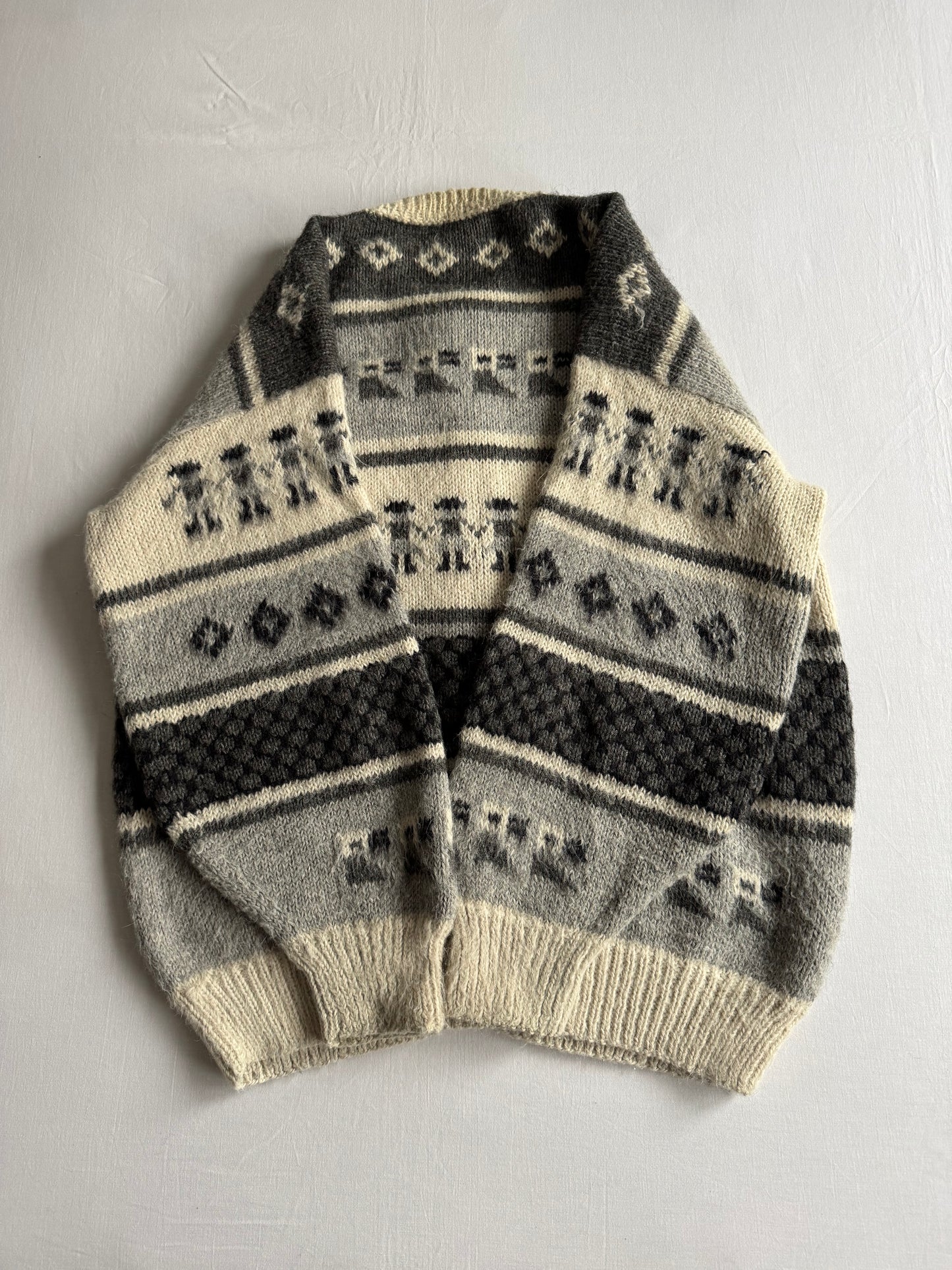 🧶 Cardigan Vintage Damă din Alpaca cu Model Etnic – aprox. M / L