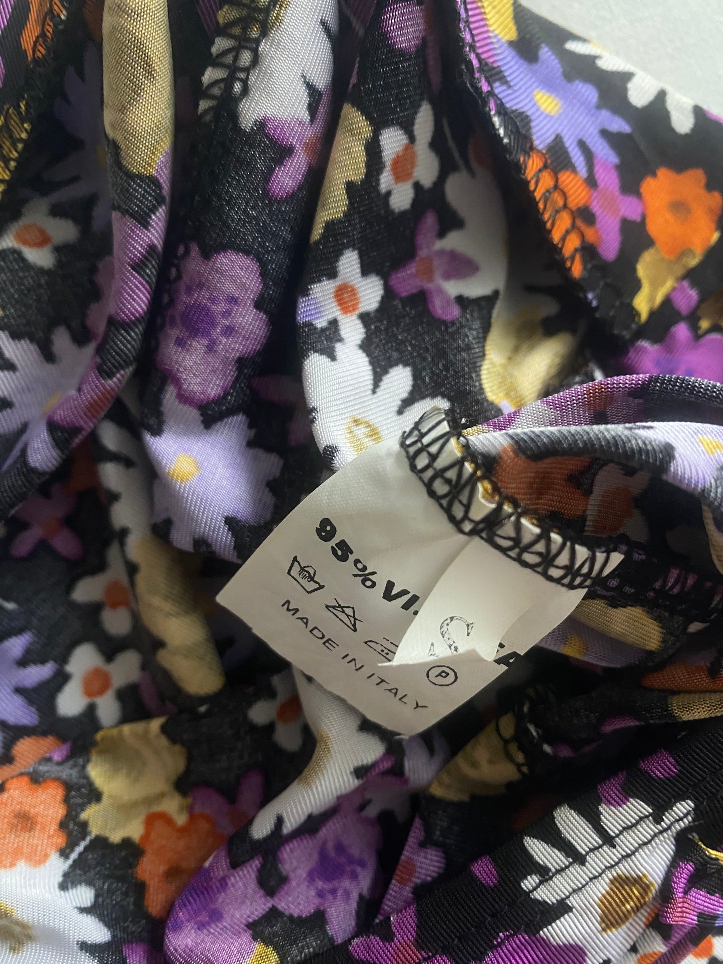 Fustă Neagră Imprimată Floral – Mărime S 🌿🖤