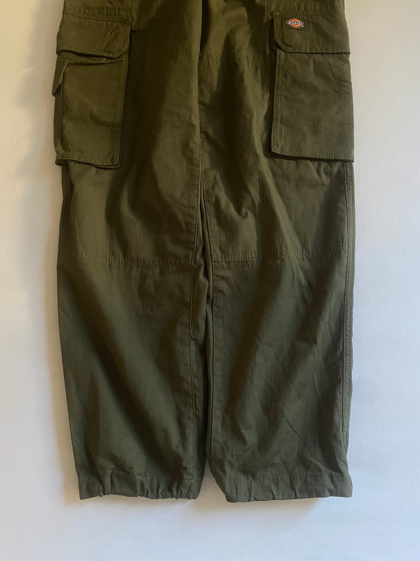 🪖 Pantaloni Dickies Cargo – Dark Olive – New with Tags – W26