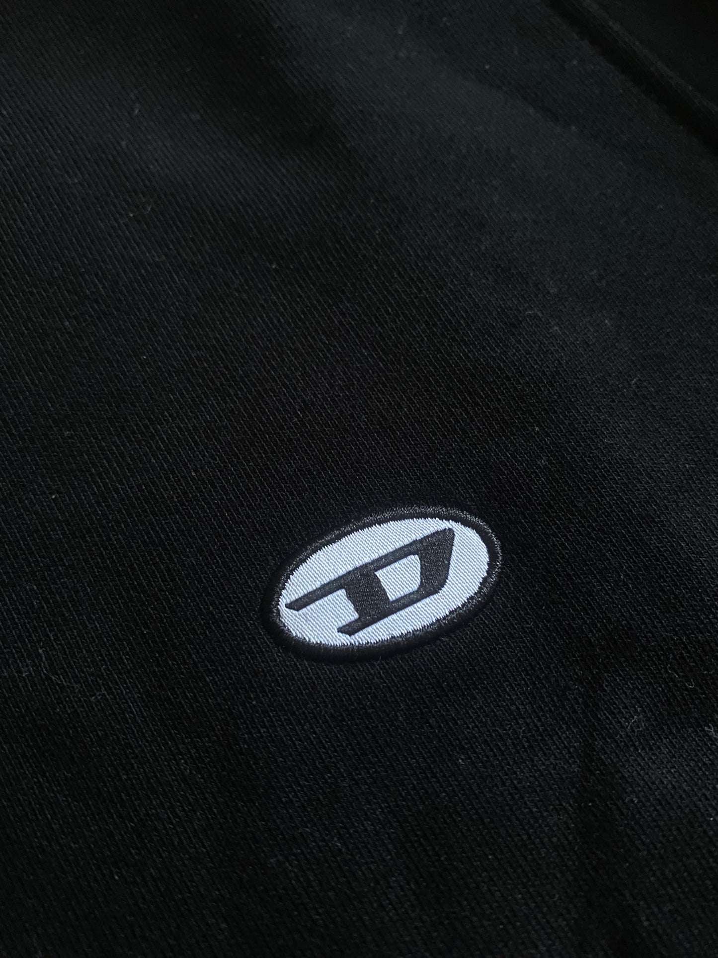 Crewneck Negru Diesel – Logo Mic pe Piept – Women’s S – Mint Condition