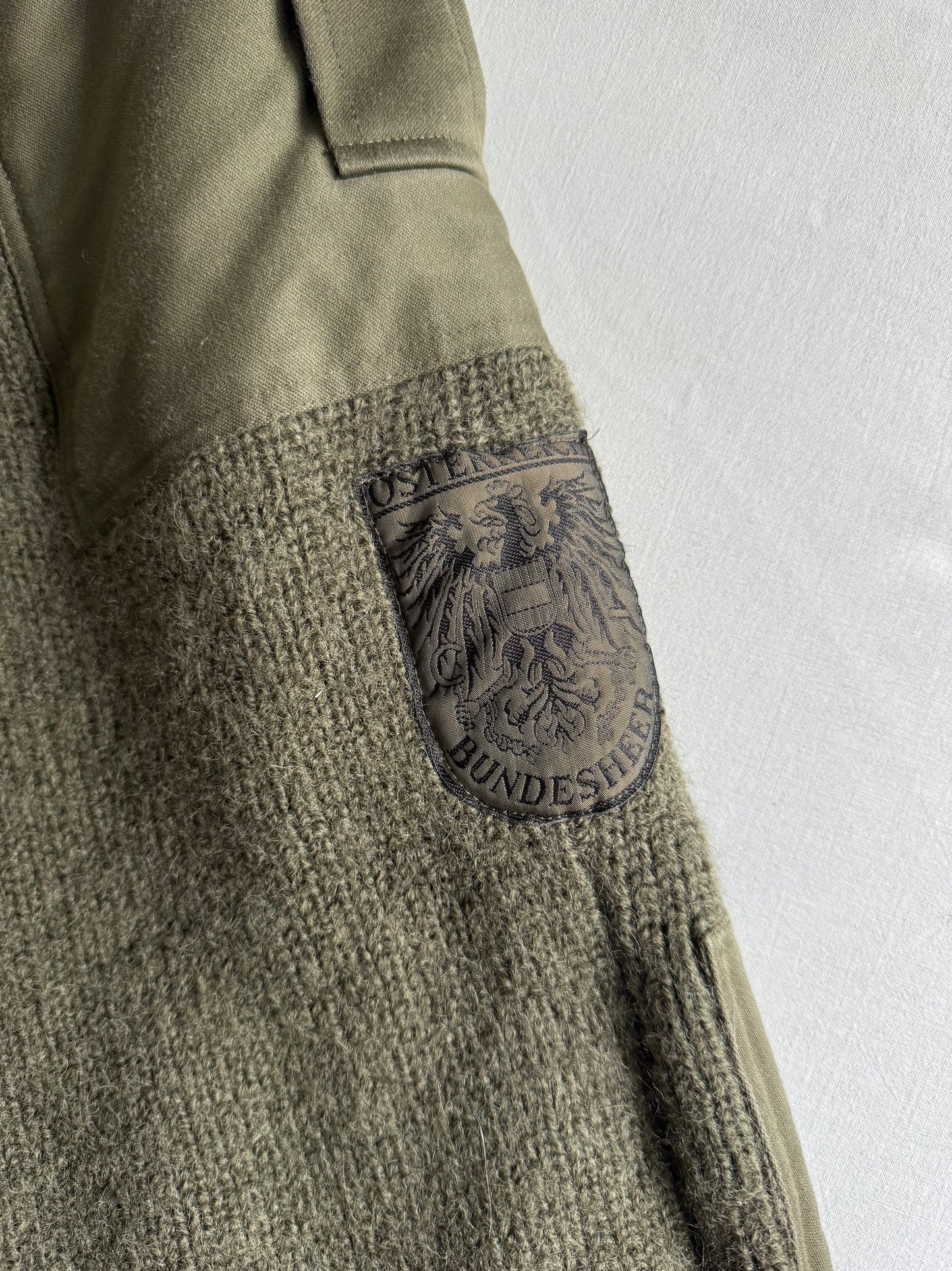 🪖 Pulover Military Austrian Army 1995 – 100% Lână Groasă – Mărime L