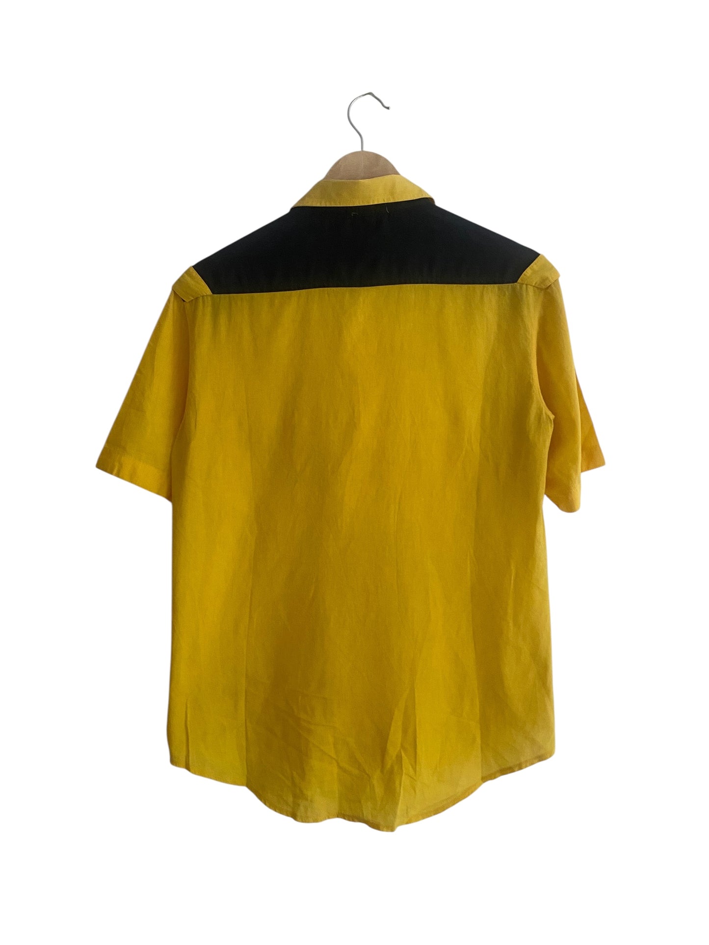 Cămașă Vintage Ferrari Pit Crew – Anii ’70, Negru cu Galben, Mărime M