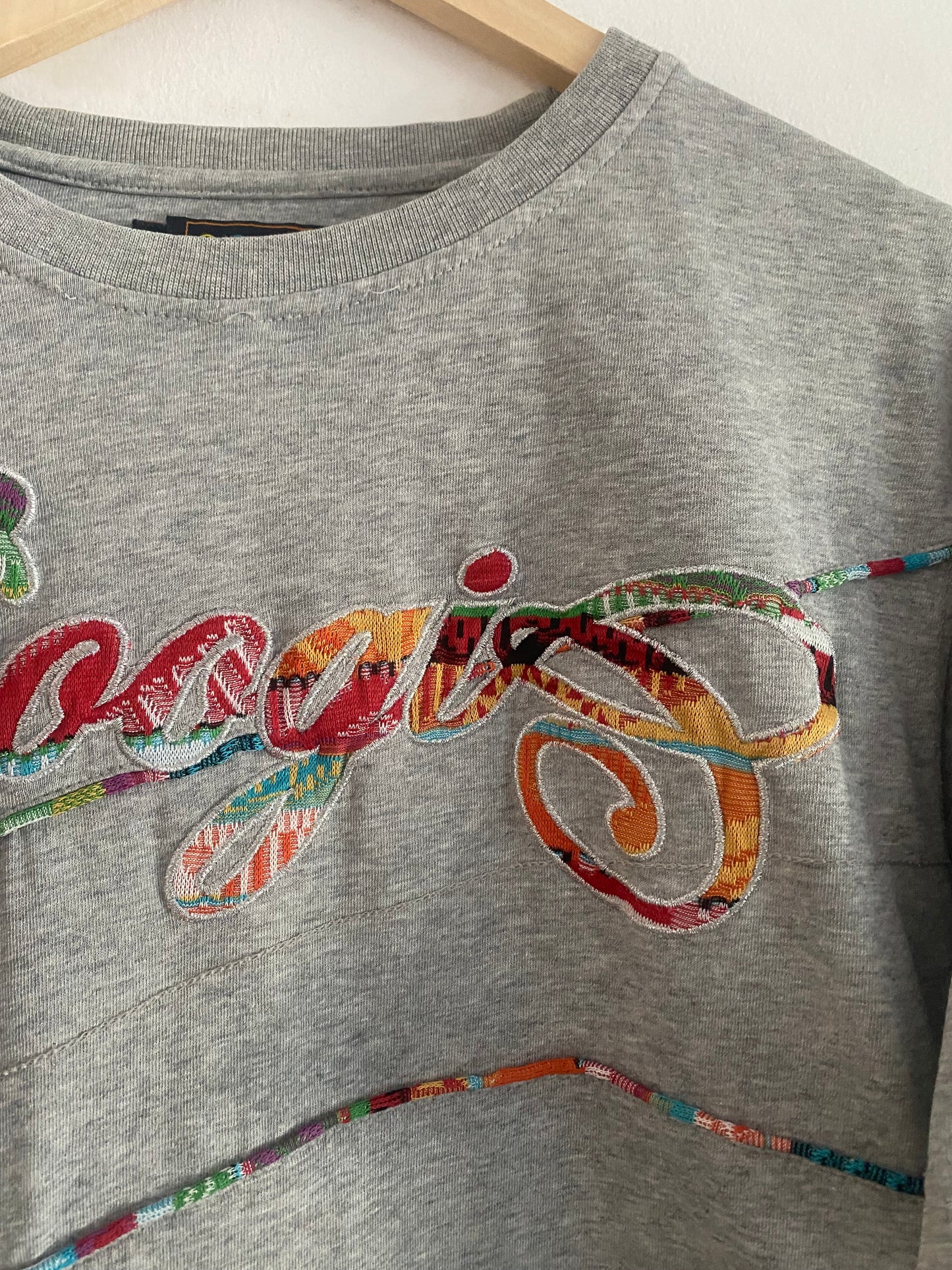Tricou Vintage Coogi Y2K Gri – Logo Brodat – Mărime M
