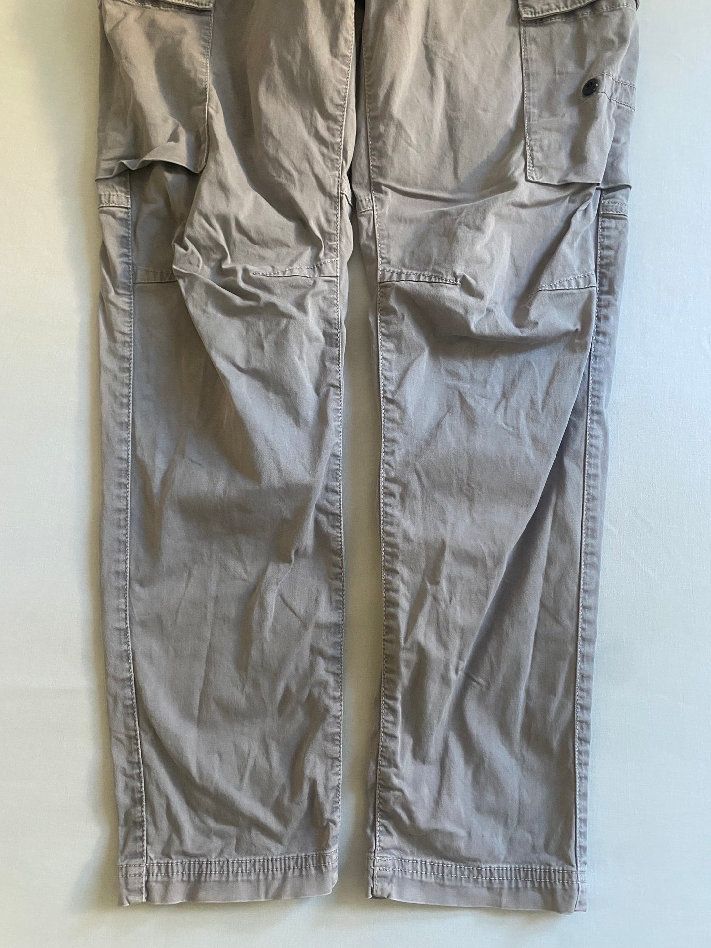 👖 Pantaloni cargo gri Stone Island