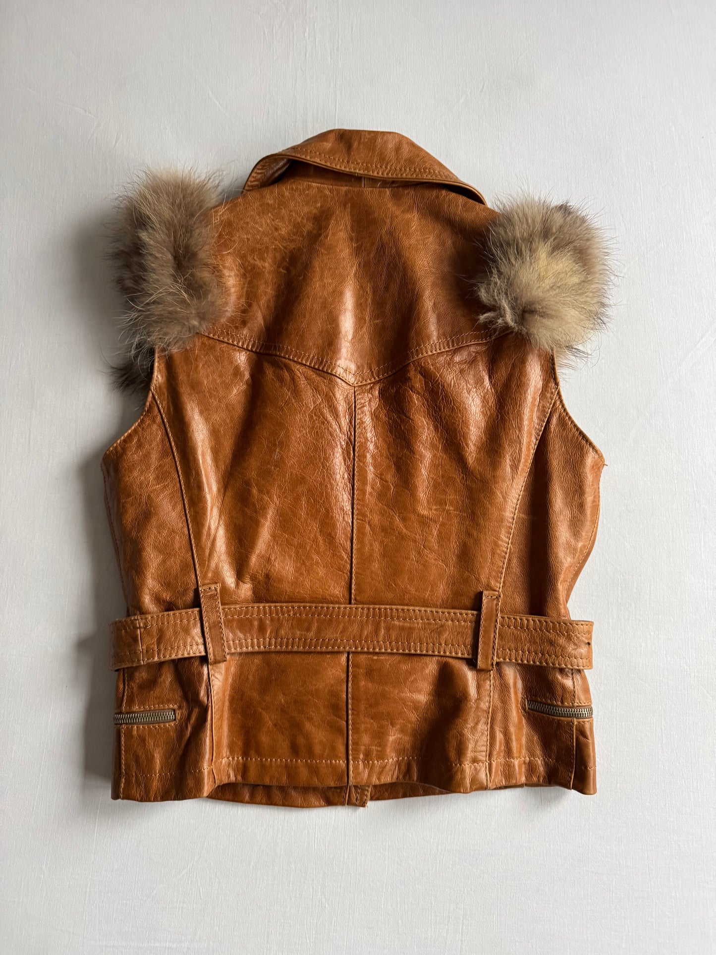 🦊 Vesta Y2K Damă din Piele Maro cu Aplicații din Blană Naturală – S