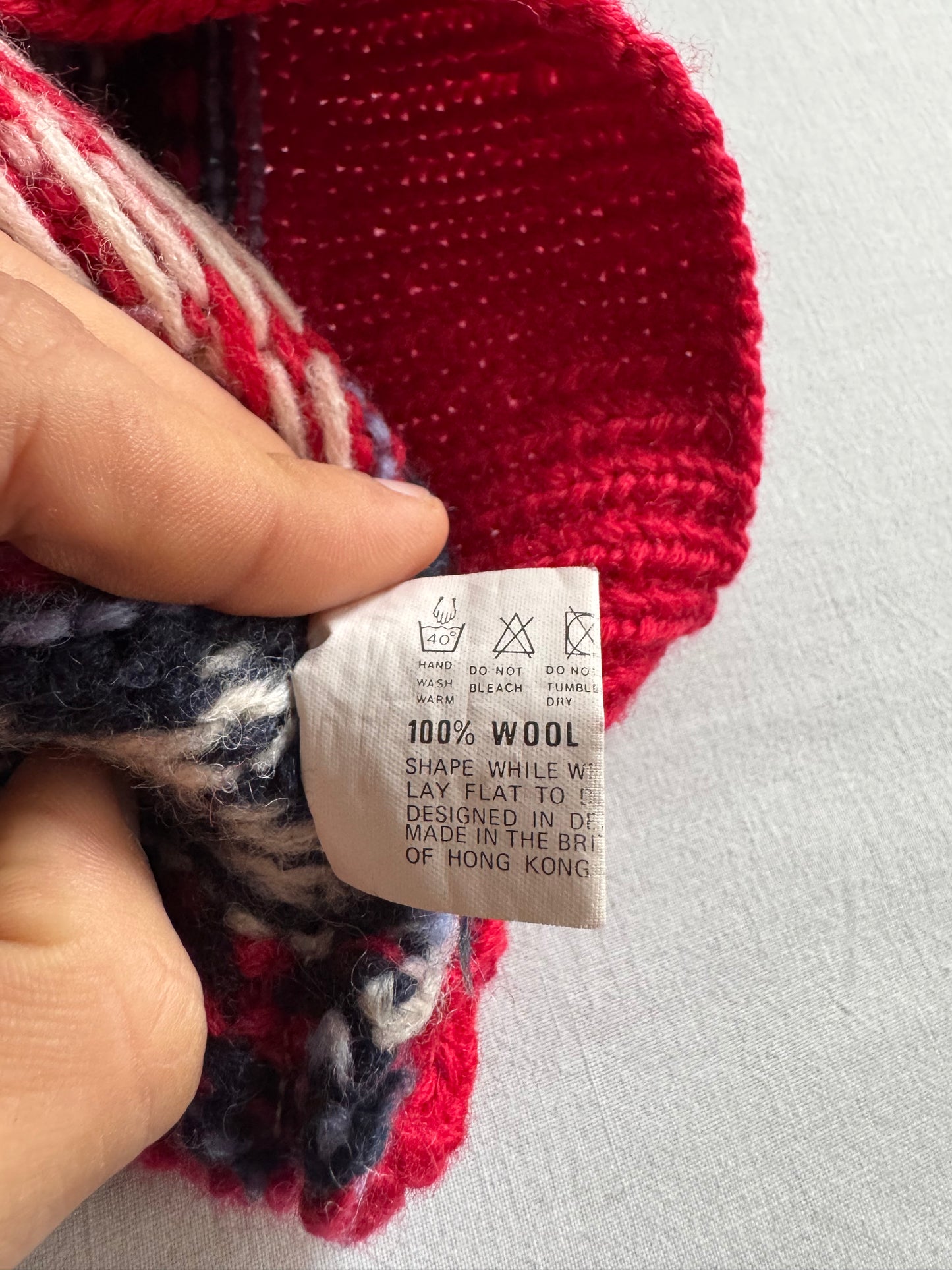 ❤️ Pulover Vintage Roșu cu Model Festiv – 100% Lână – Mărime M