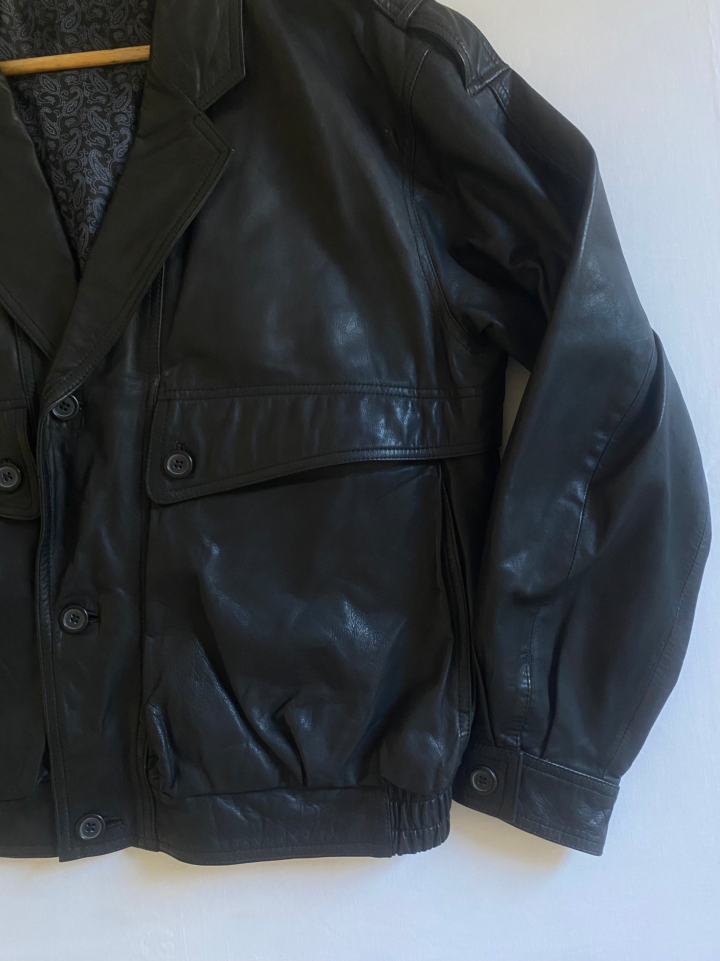 Geacă Vintage din Piele Neagră – Men’s L – Mărime 50