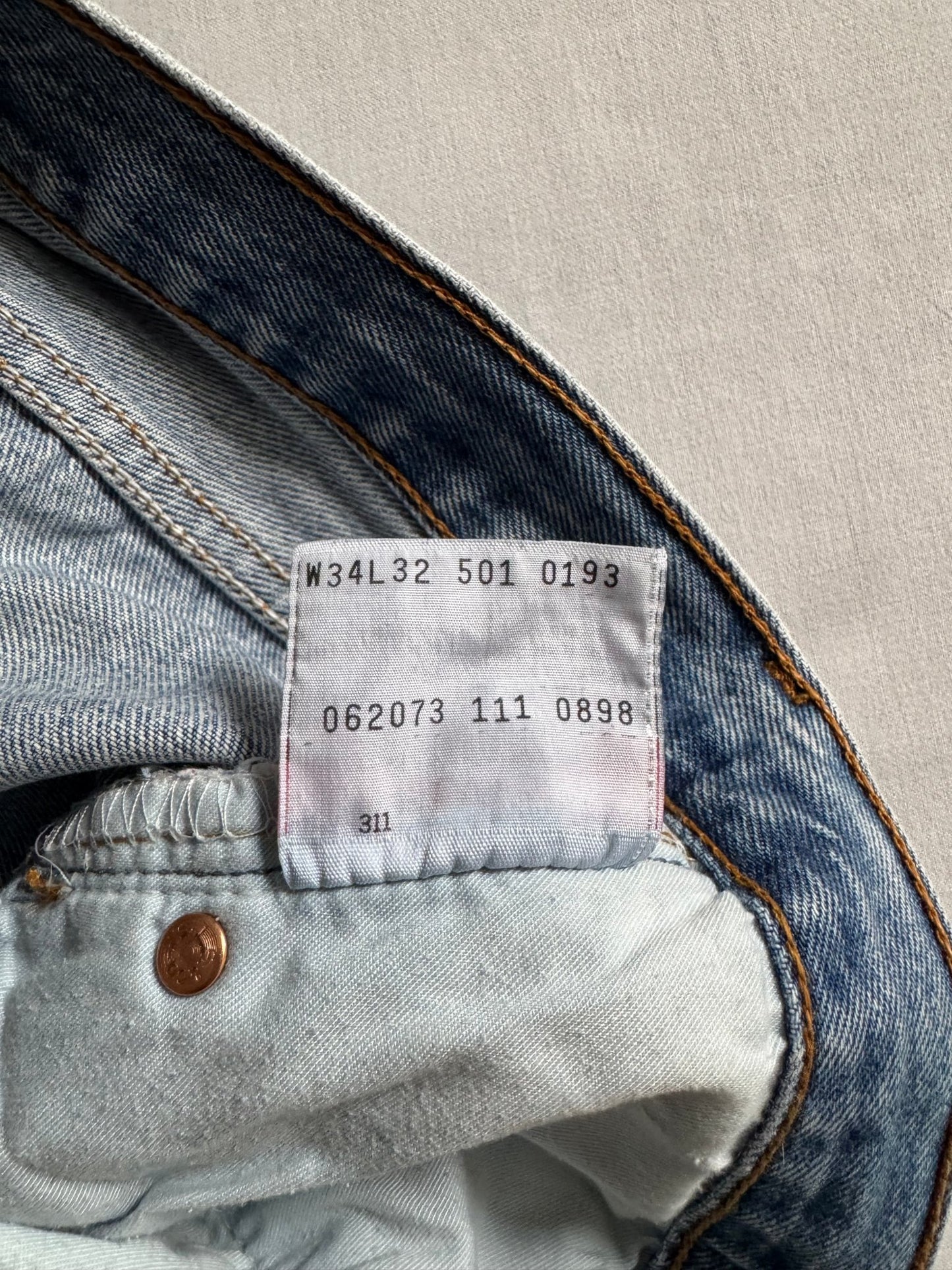 👖 Blugi Vintage Levi’s 501 – Made in UK – Mărime W34 x L32 - anbracaminte