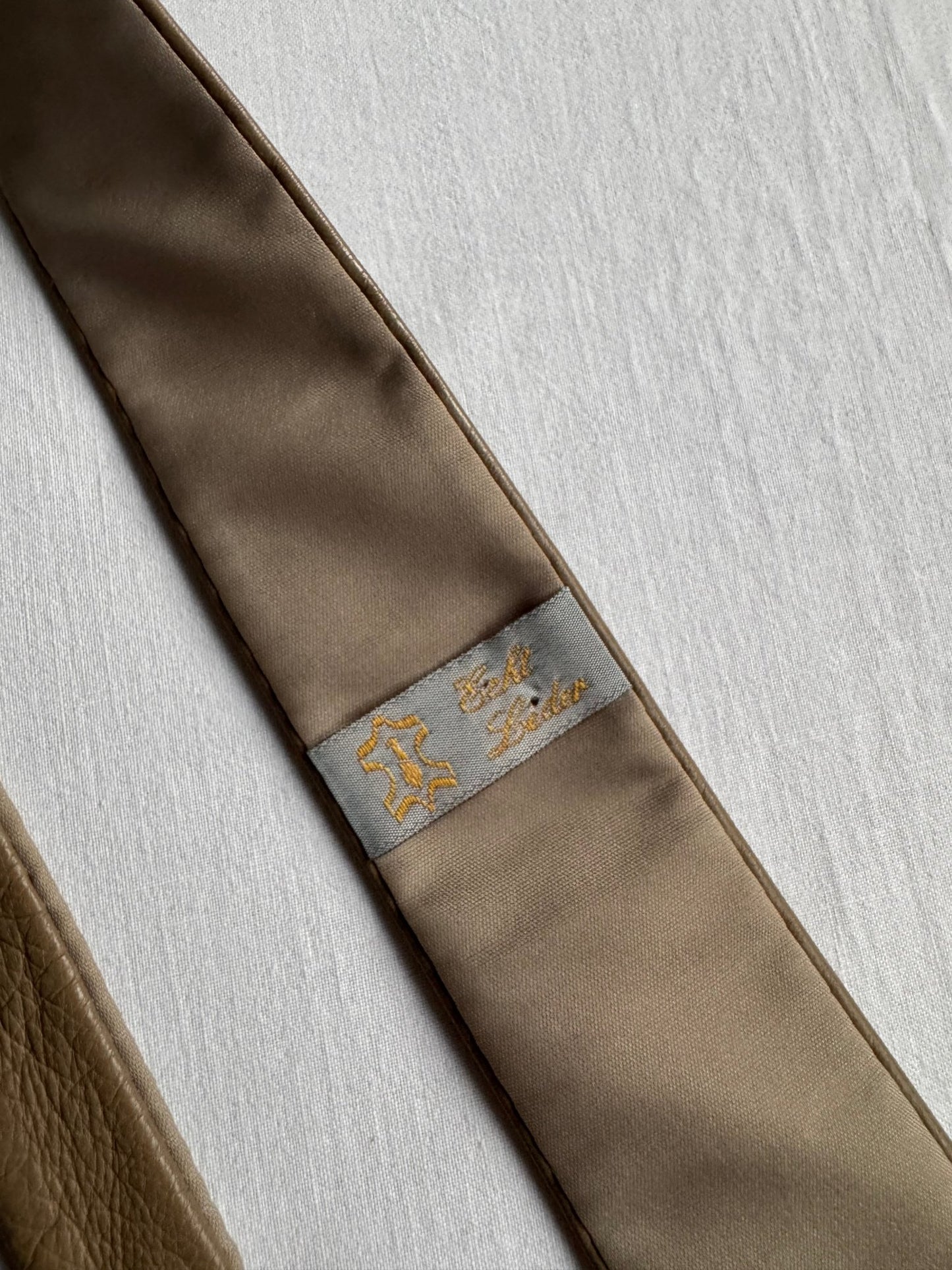 👔 Cravată Vintage Skinny din Piele Maro - anbracaminte