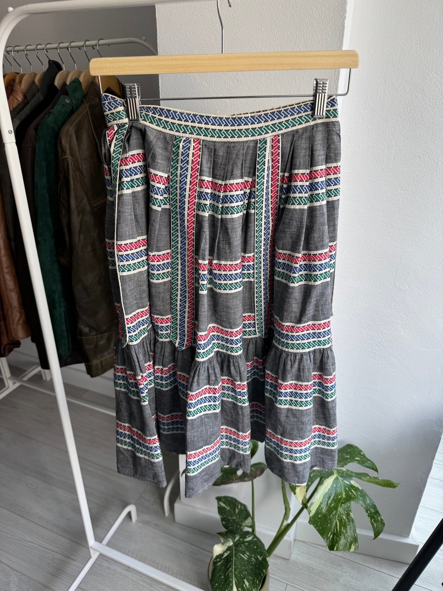 🌞 Fustă Vintage cu Motive Brodate – XS/S Damă - anbracaminte