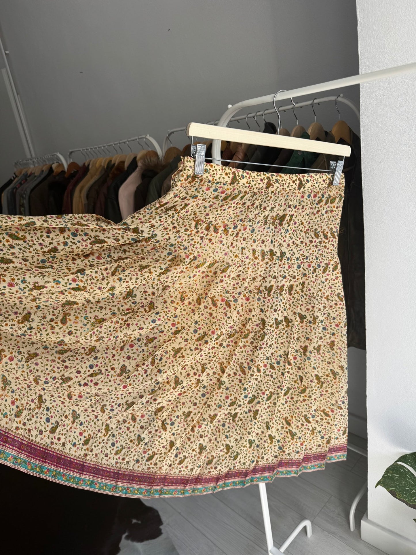 🌷 Fustă Vintage Floral Plisată – S/M Damă - anbracaminte