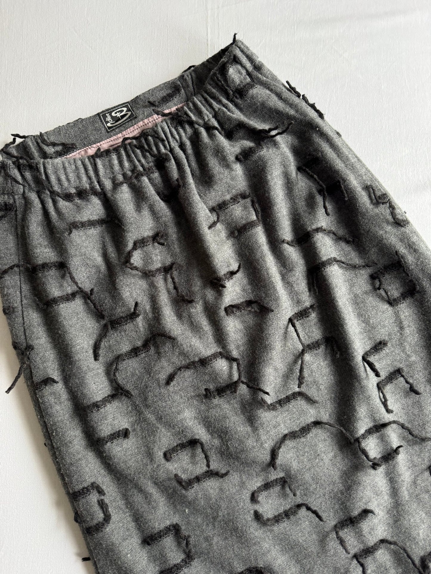 🌫️ Fustă vintage gri din lână cu motiv panglică neagră – talie elastică – S - M - anbracaminte