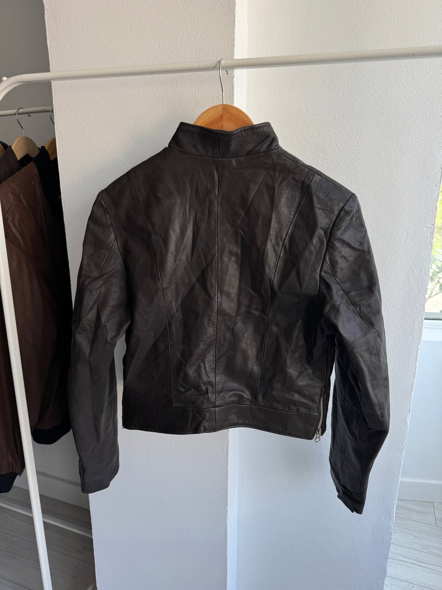 🤎 Geacă Y2K Damă Cafe Racer din Piele Maro Închis – M (IT 42) – Made in Italy - anbracaminte