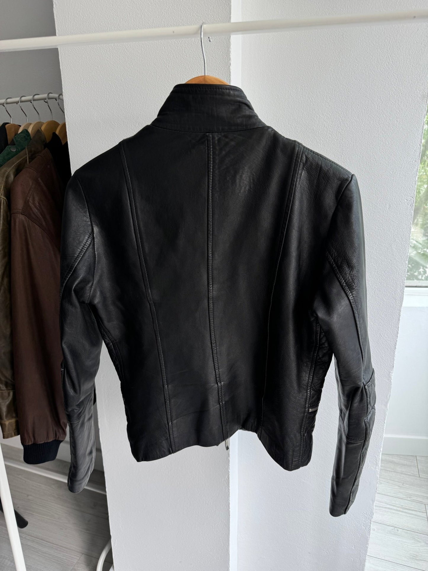🏍️ Geacă Y2K Damă din Piele Neagră – IT 44 (M) – Made in Italy - anbracaminte