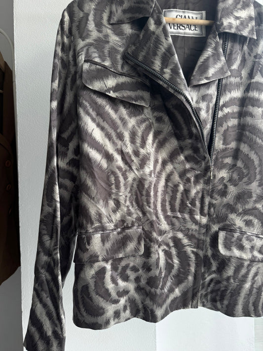 🦓 Jachetă Vintage Gianni Versace din Mătase cu Zebra Print – Damă | IT 44 / M | Made in Italy - anbracaminte