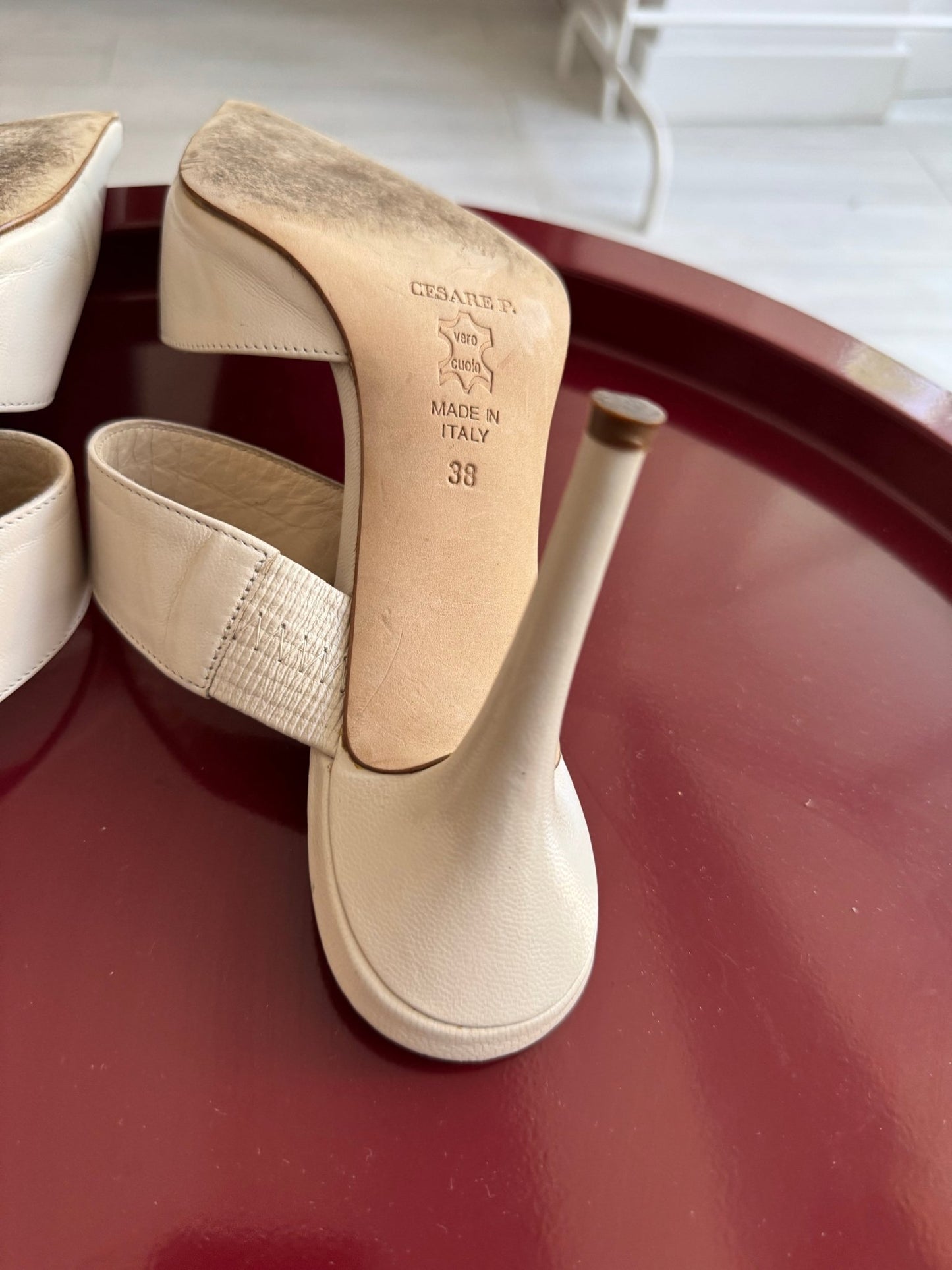 š¤ Pantofi Y2K Cesare Paciotti White Leather Mules ā EU 38 ā Made in Italy - anbracaminte