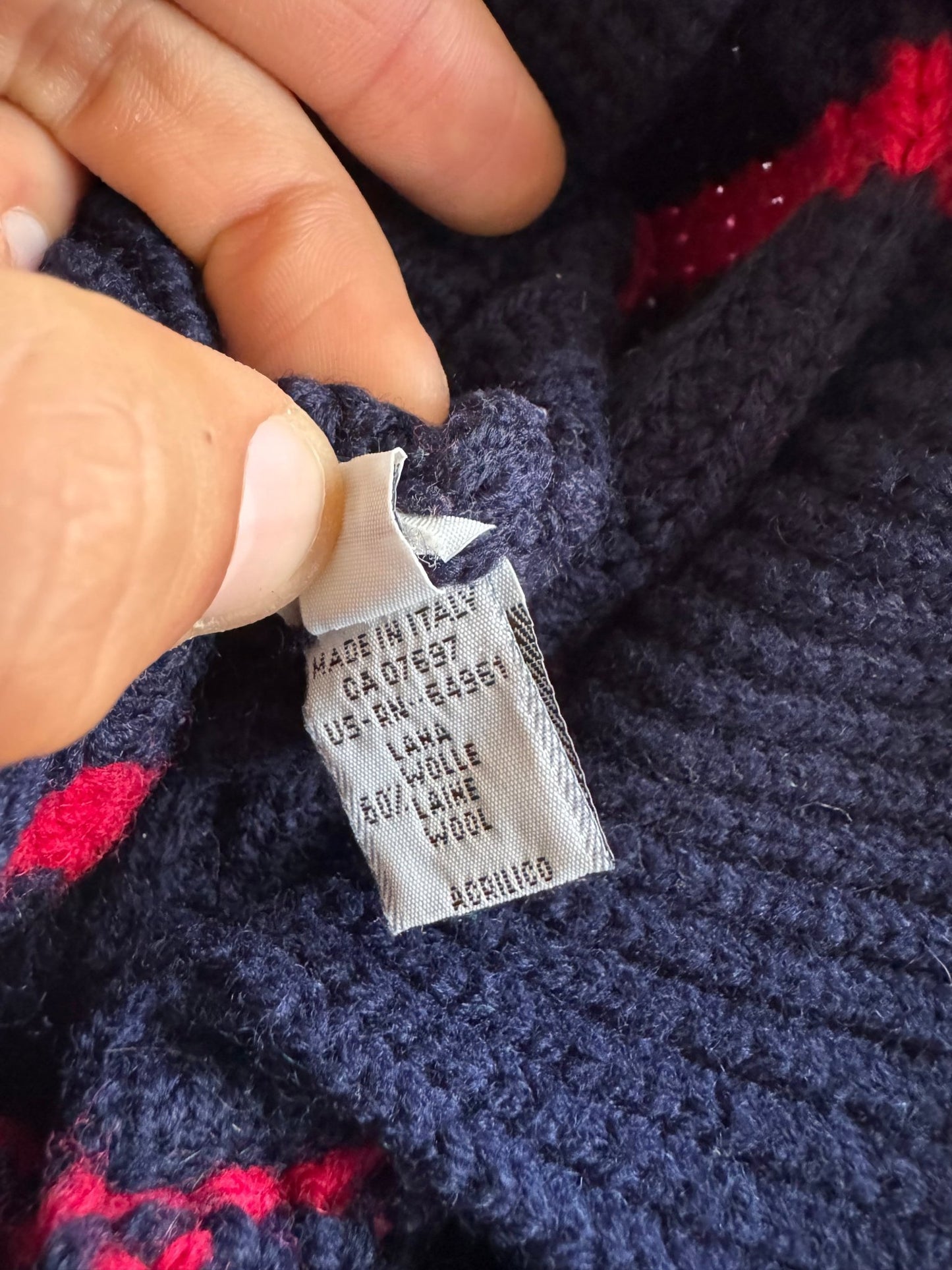 🧶 Pulover Vintage Benetton Navy cu Dungi Roșii / Buzunar cu Nasturi (Mărime 50 - L) - anbracaminte
